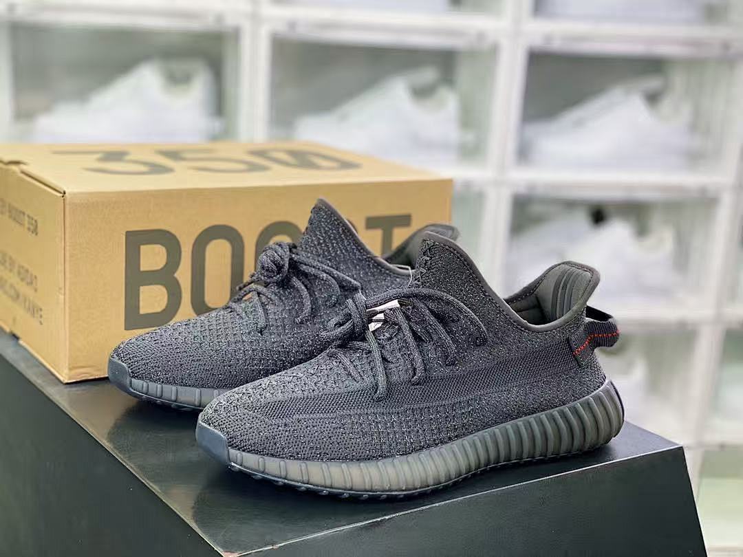 Shoe YEEZY — 85347963 Angle 1
