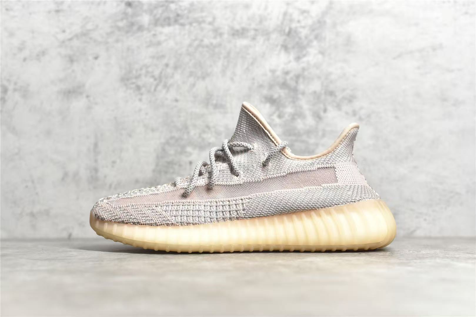 Shoe YEEZY — 9e57dac7 Angle 1