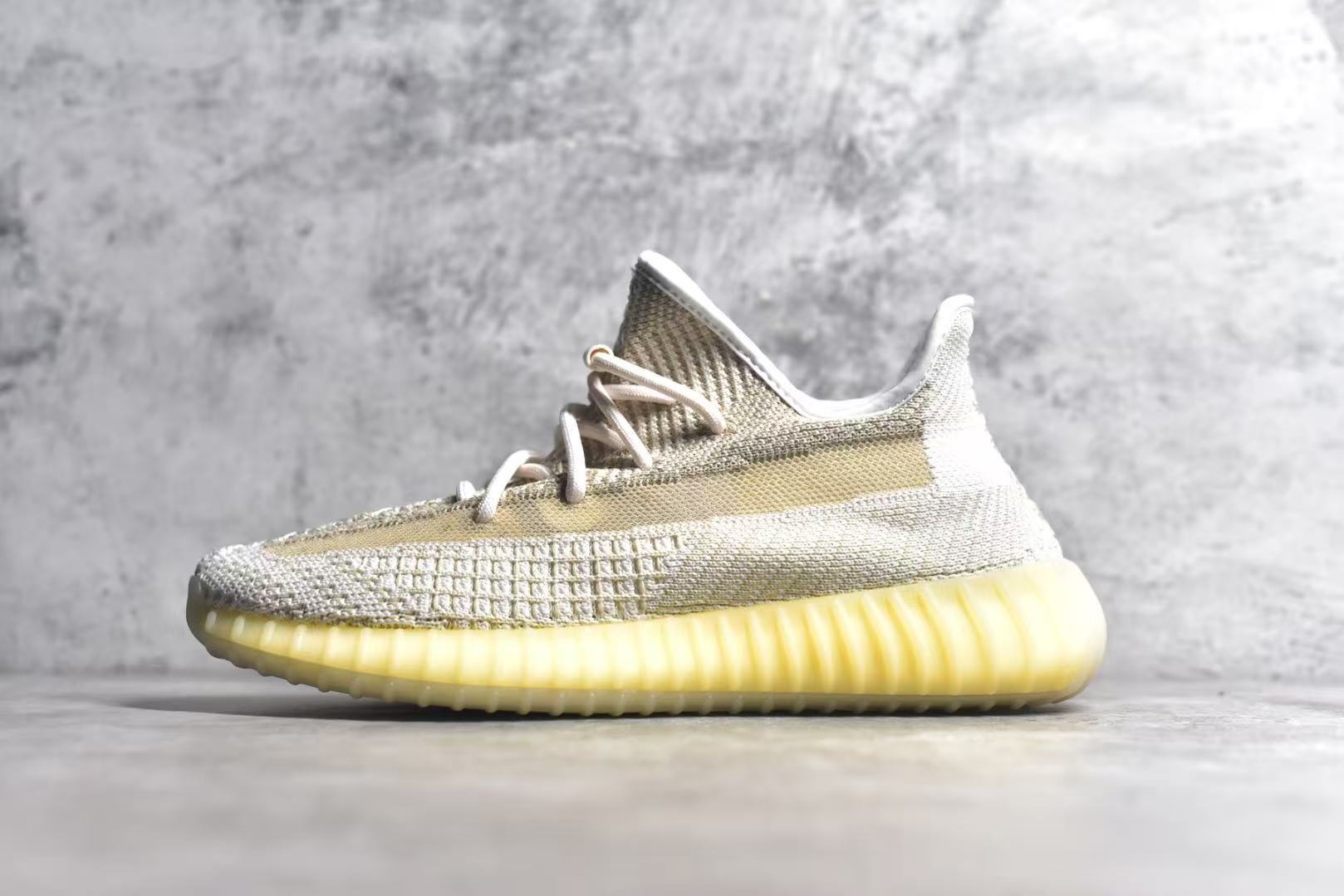 Shoe YEEZY — c0f811ce Angle 1