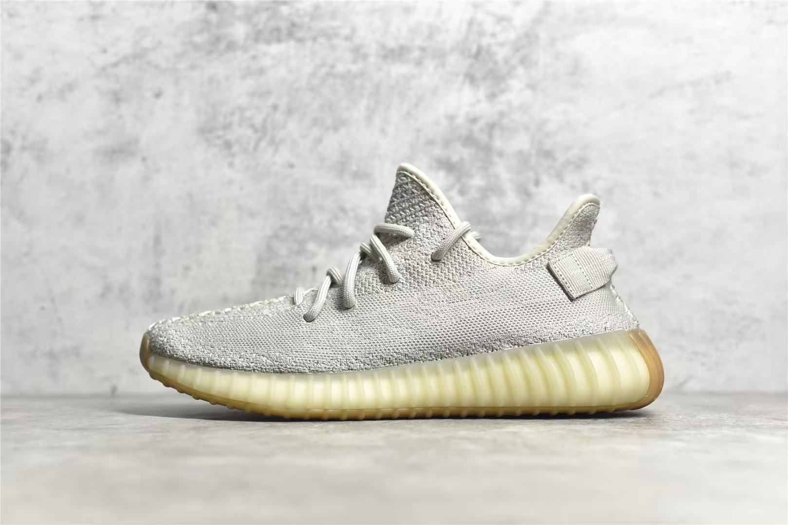 Shoe YEEZY — d5cc78af Angle 1
