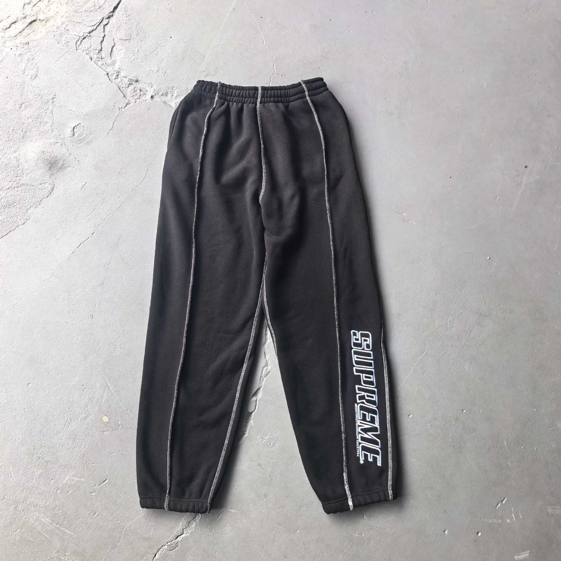 Supreme Hoodie — 137e1df4 Angle 1