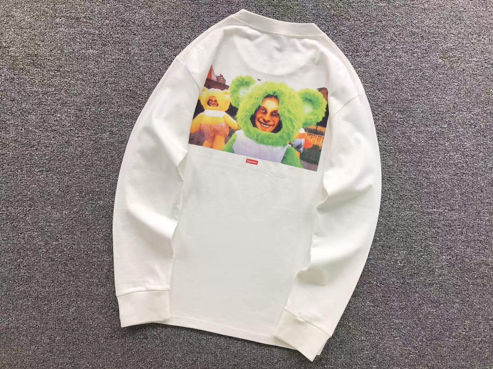 Supreme Hoodie — 764aa057 Angle 1