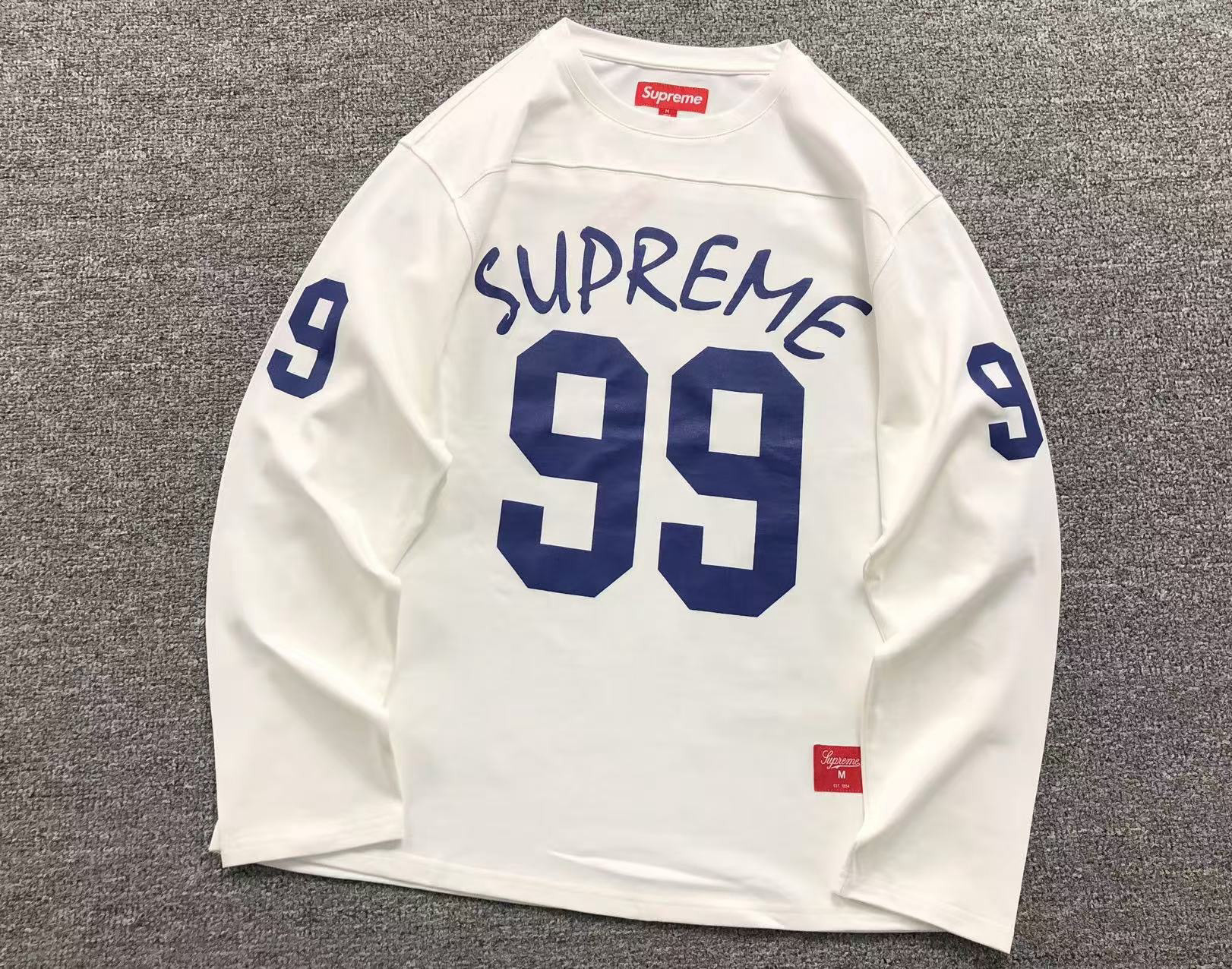 Supreme Hoodie — 921bc026 Angle 1