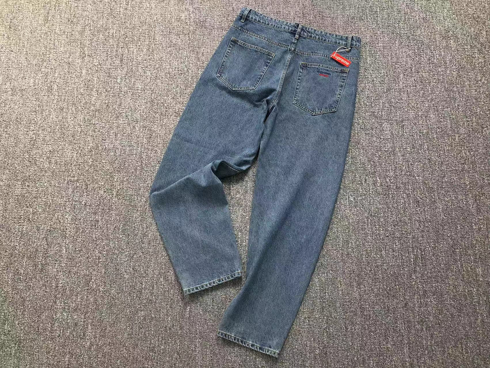Supreme Hoodie — d127ec19 Angle 1