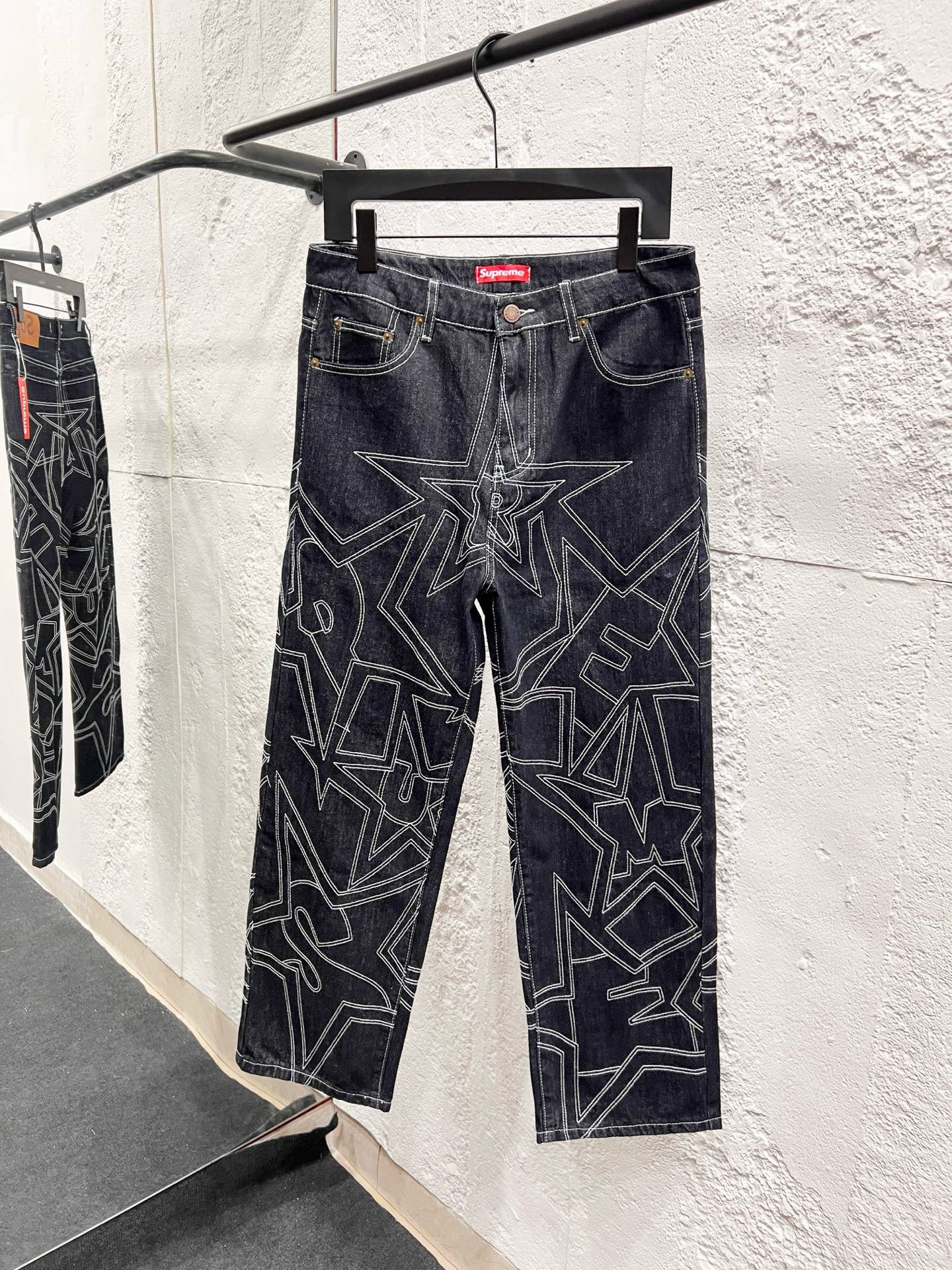 Supreme Pants — 853aa393 Angle 1