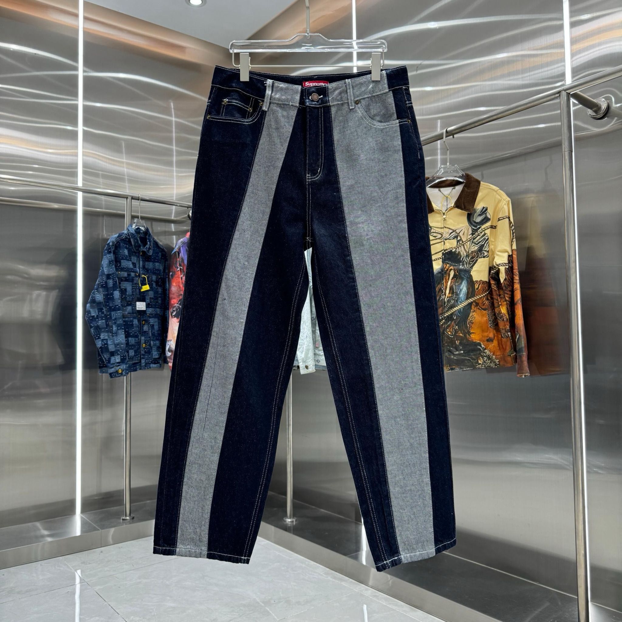 Supreme Pants — 99e20a3f Angle 1