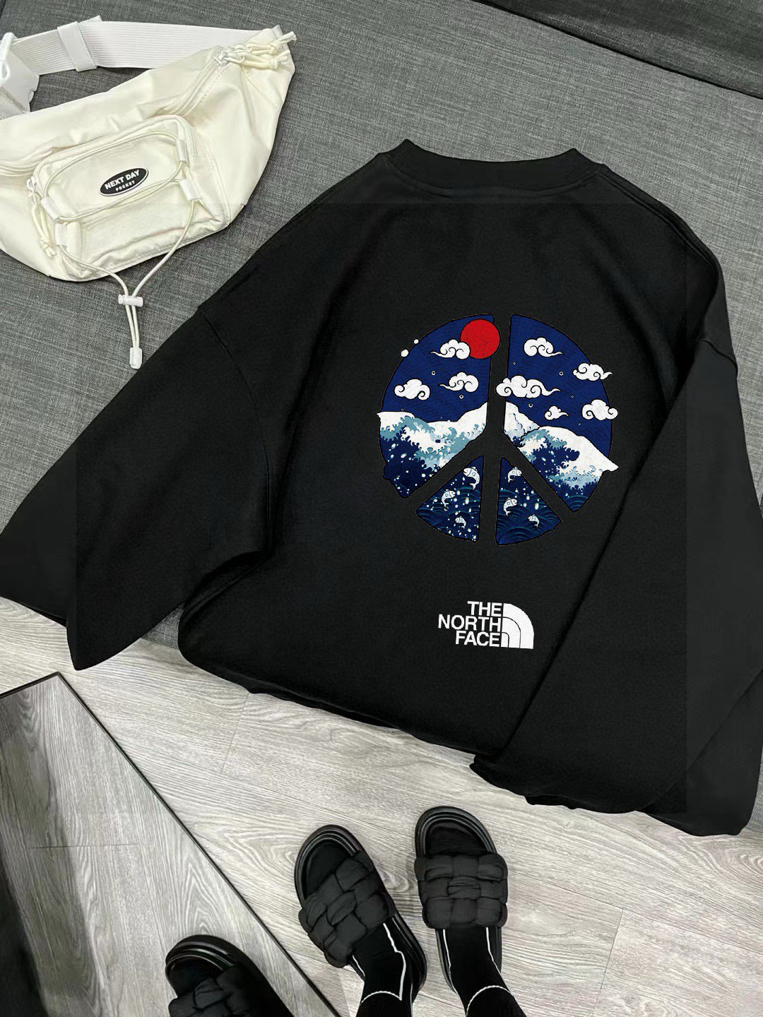 The North Face Hoodie — 00b3e703 Angle 1