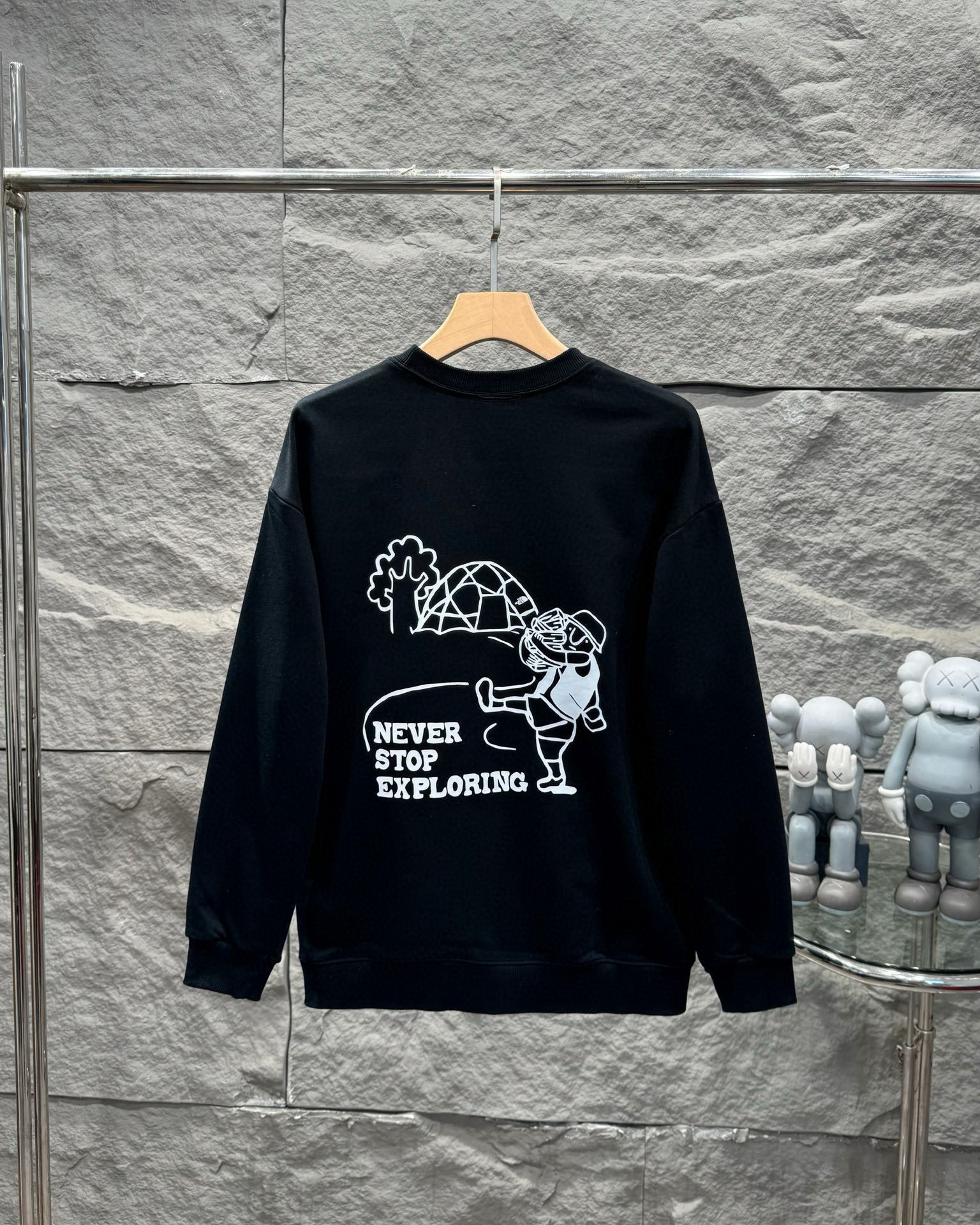 The North Face Hoodie — b63229a0 Angle 1