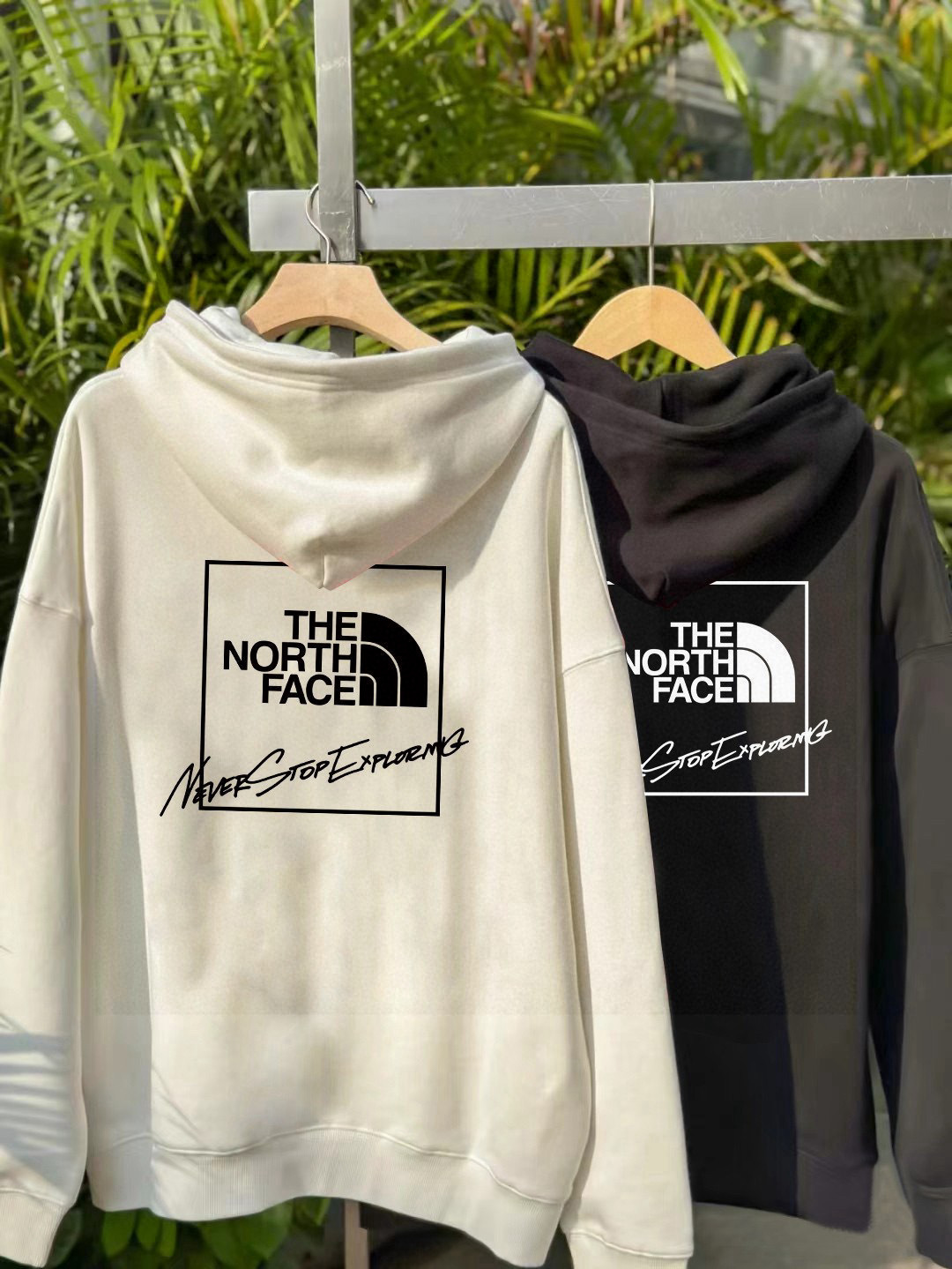 The North Face Hoodie — ebef1638 Angle 1