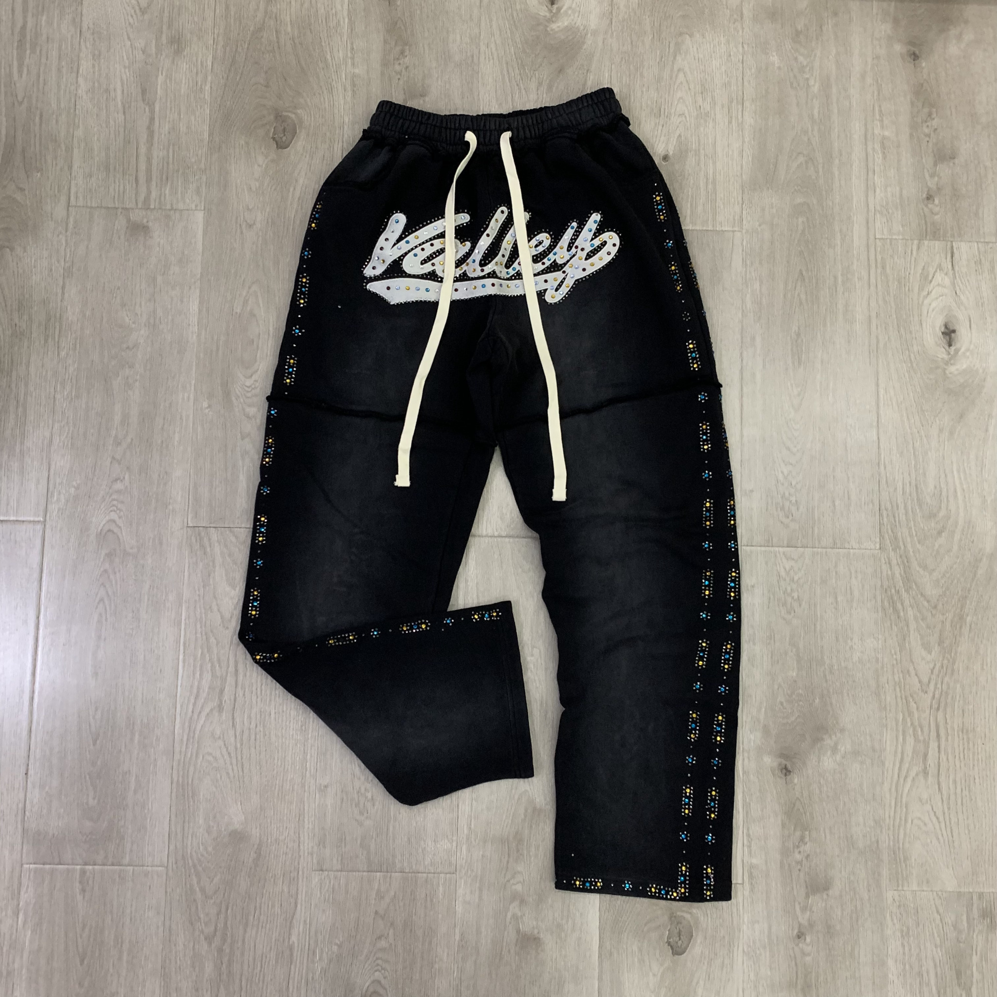 Valley Pants — e8b8e30d Angle 1