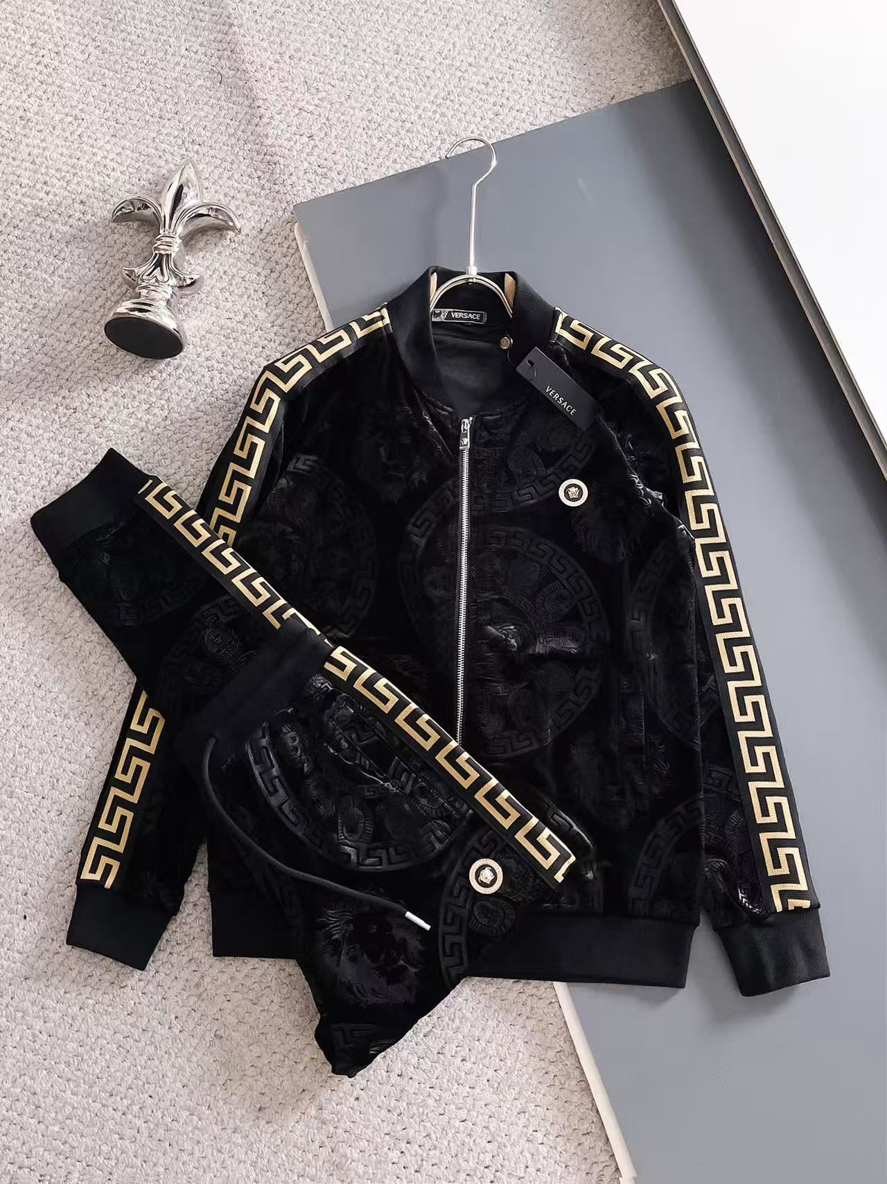 Versace Hoodie — 9aafa3f9 Angle 1