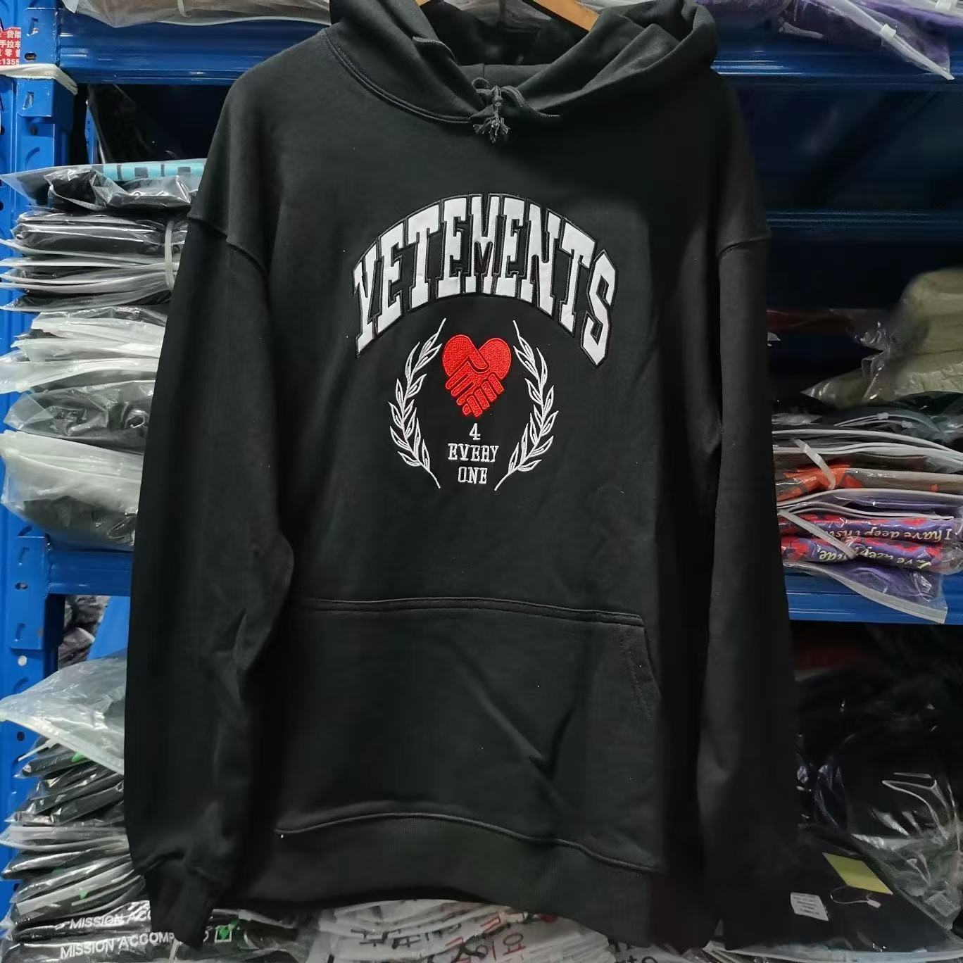 Vetements Hoodie — 046b538d Angle 1