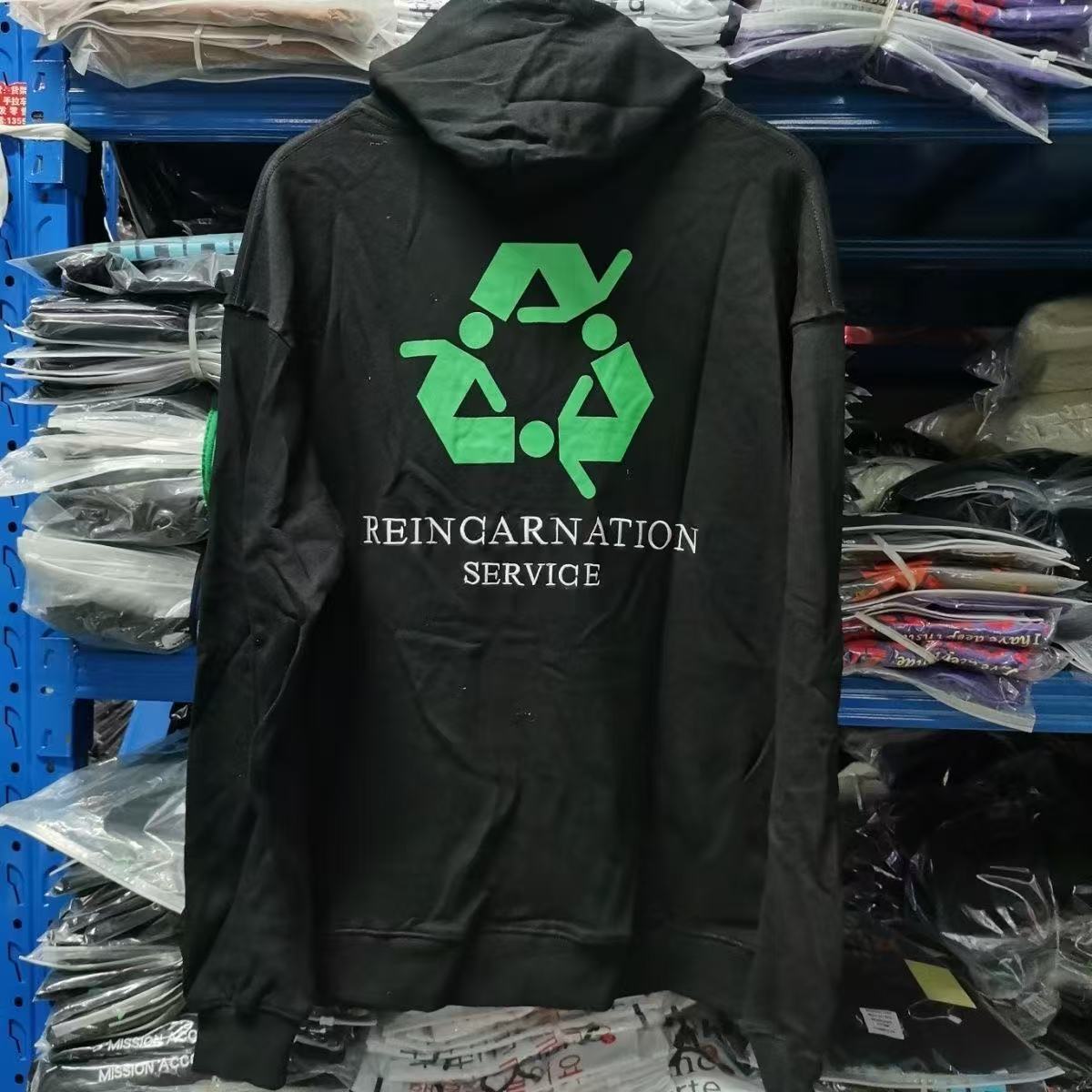 Vetements Hoodie — 534dbf73 Angle 1