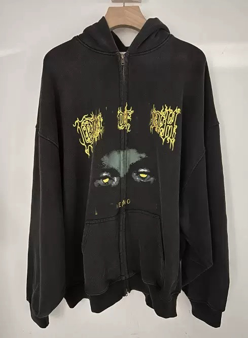 Vetements Hoodie — 6d295e47 Angle 1