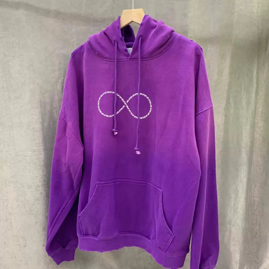 Vetements Hoodie — 97bb8cd4 Angle 1