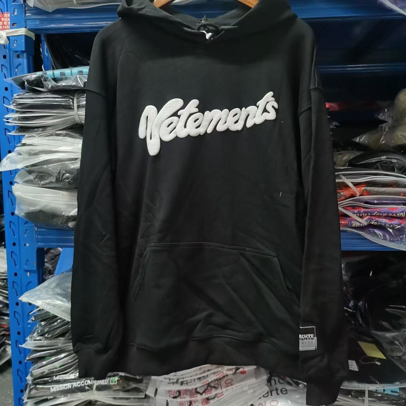 Vetements Hoodie — b0dbe3b3 Angle 1