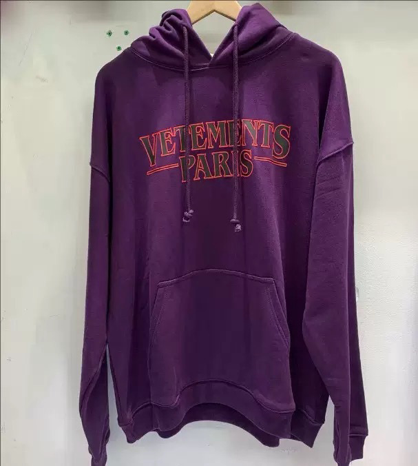 Vetements Hoodie — e6a58024 Angle 1