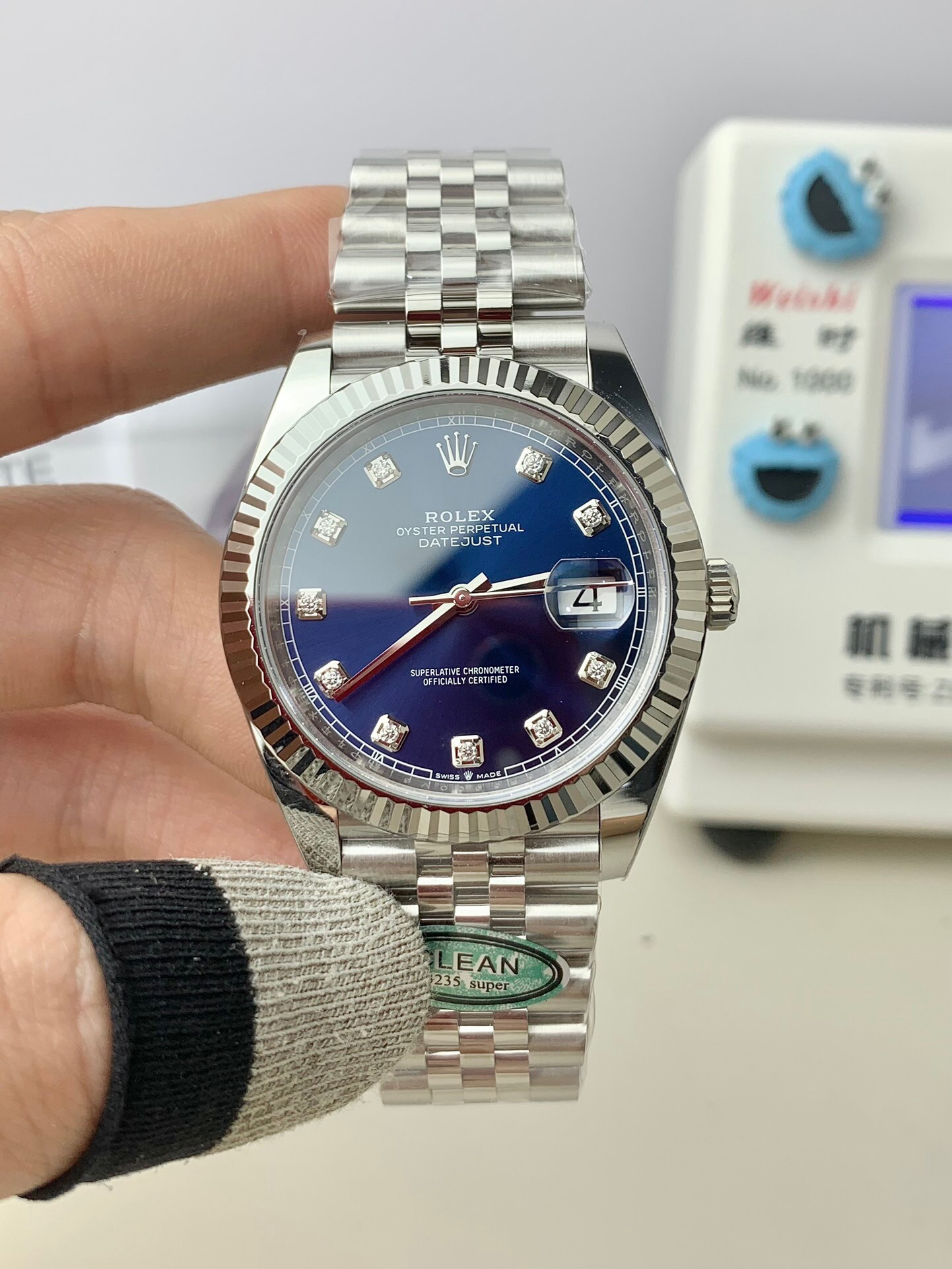 Watch — 0957510e Angle 1