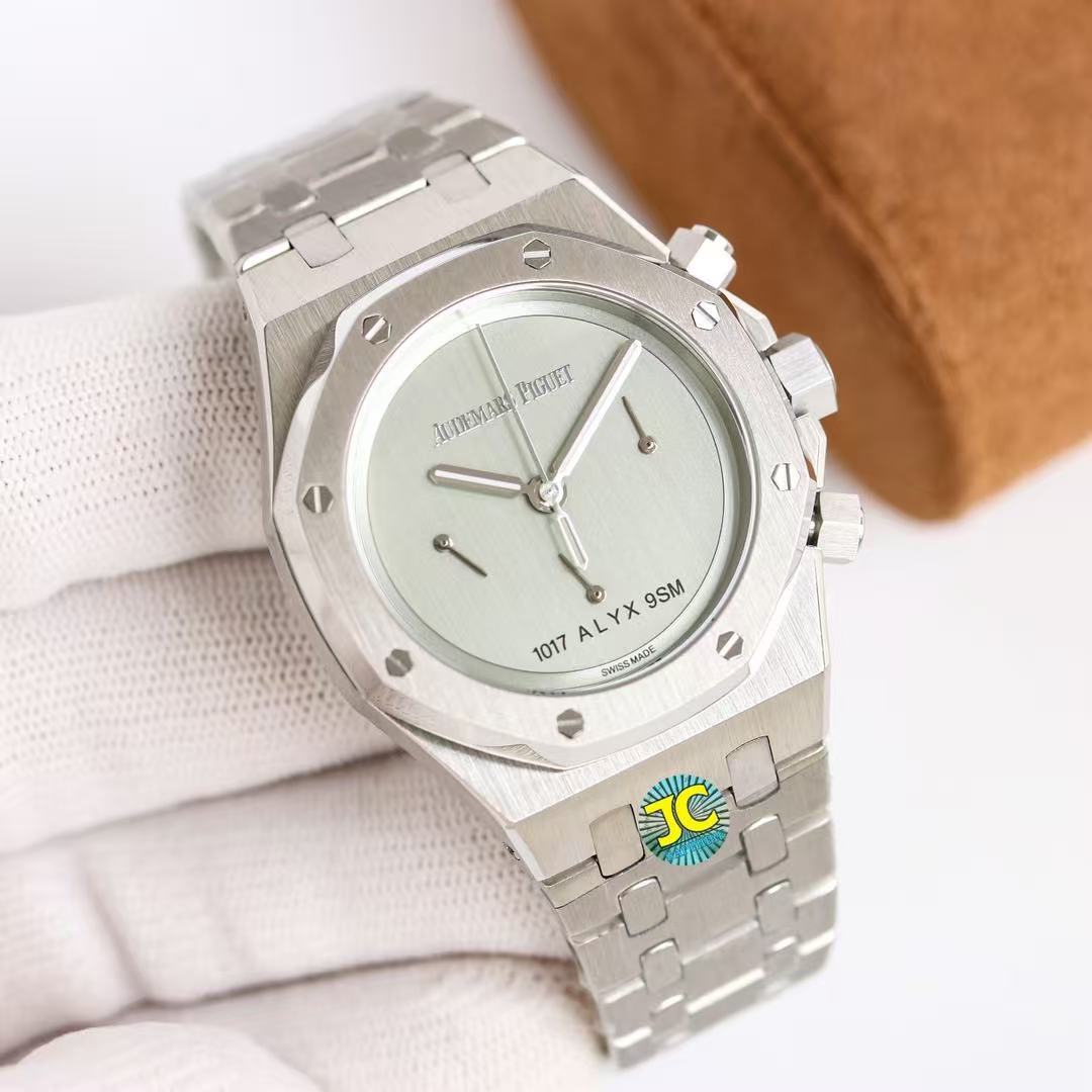 Watch — 0c95c06b Angle 1