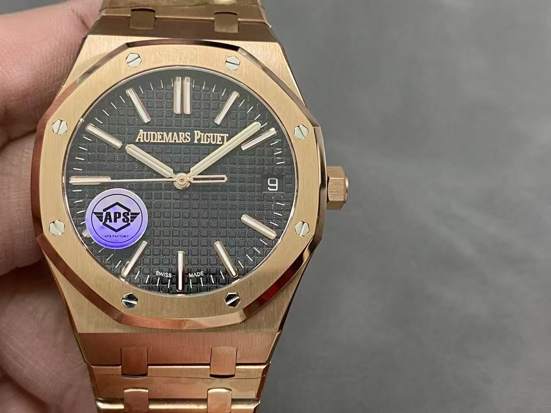 Watch — 448929b1 Angle 1