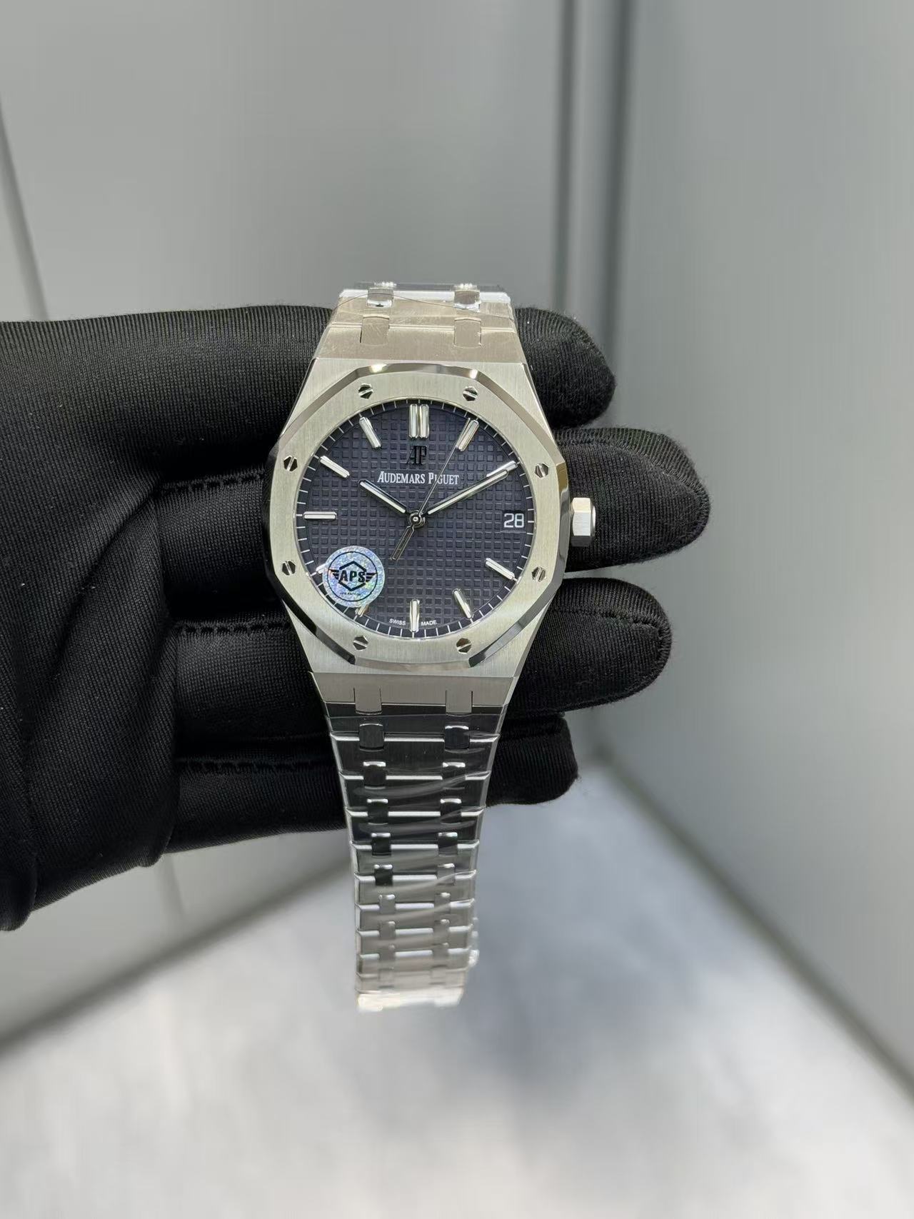 Watch — 4d635f58 Angle 1