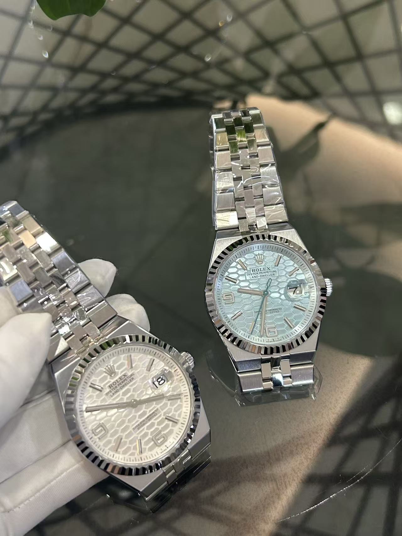 Watch — 670713d9 Angle 1