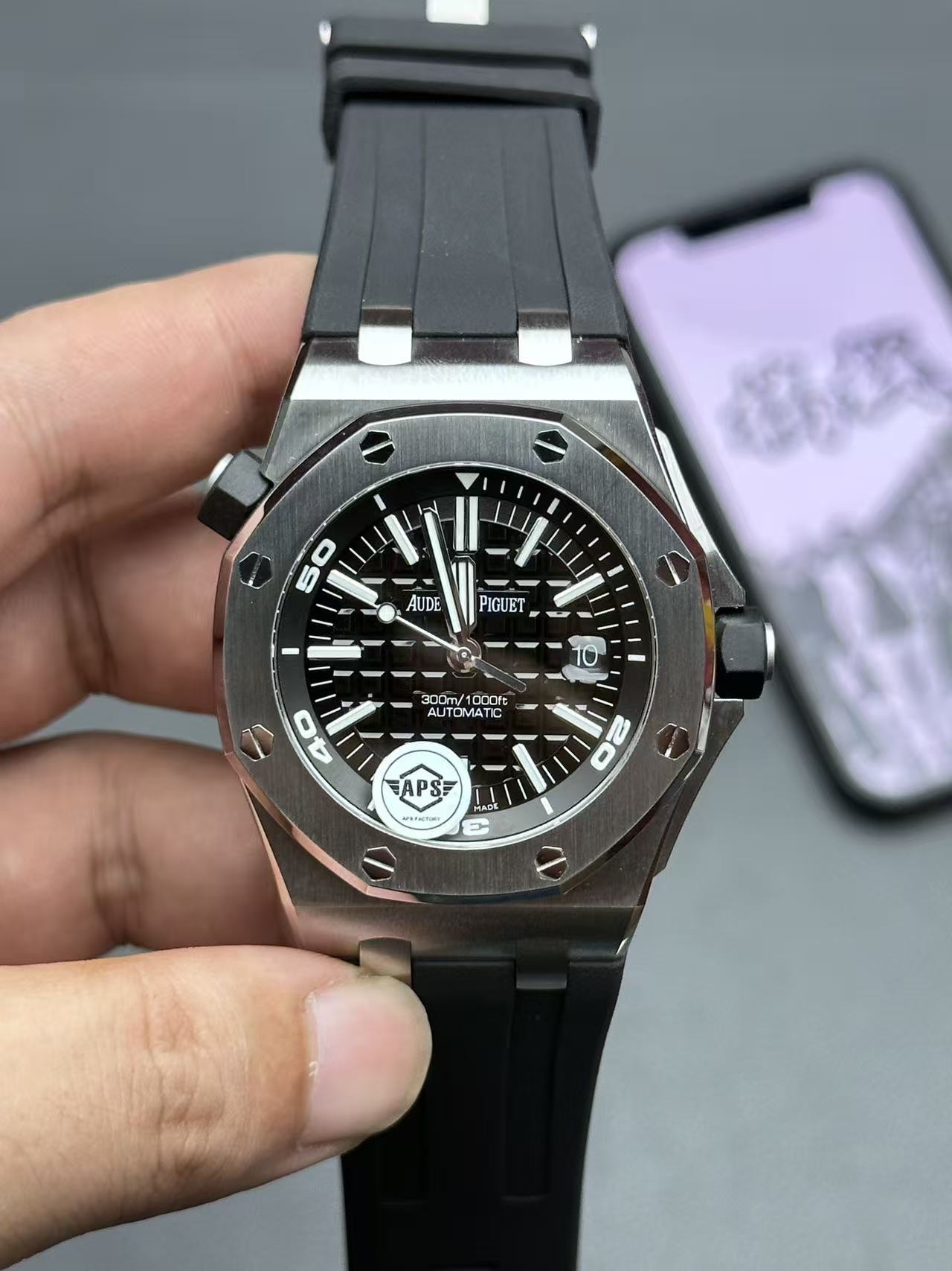 Watch — 690c48d9 Angle 1