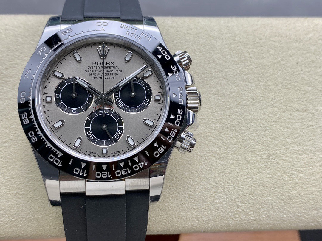 Watch — 8630beca Angle 1