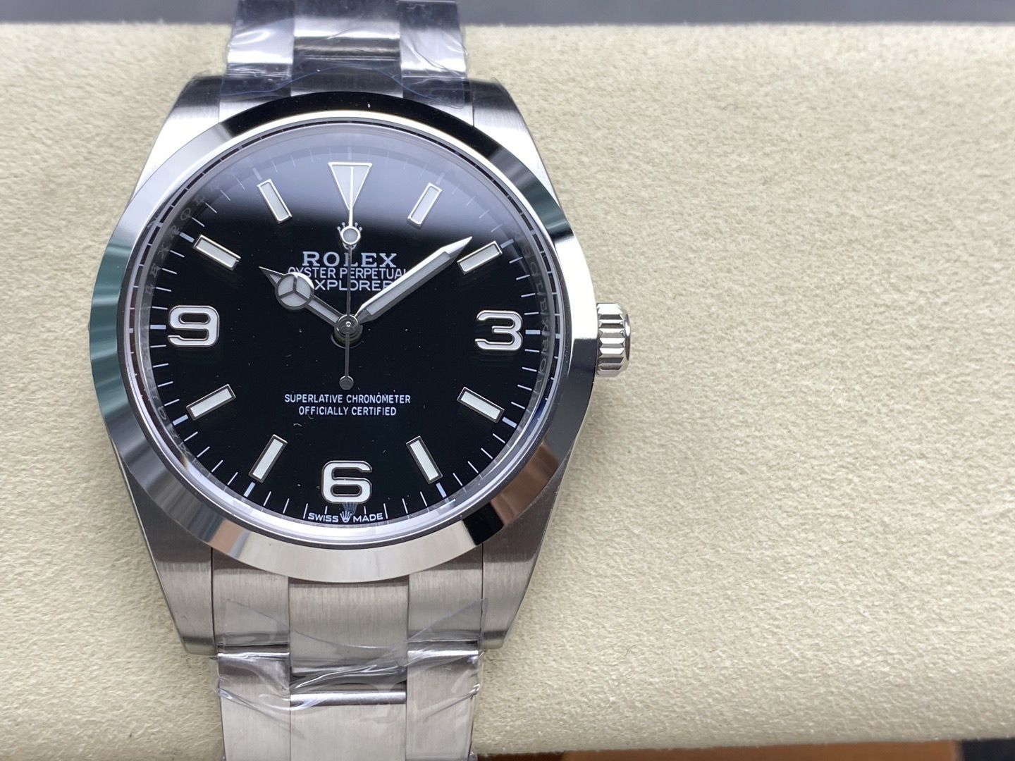 Watch — 953f05dc Angle 1