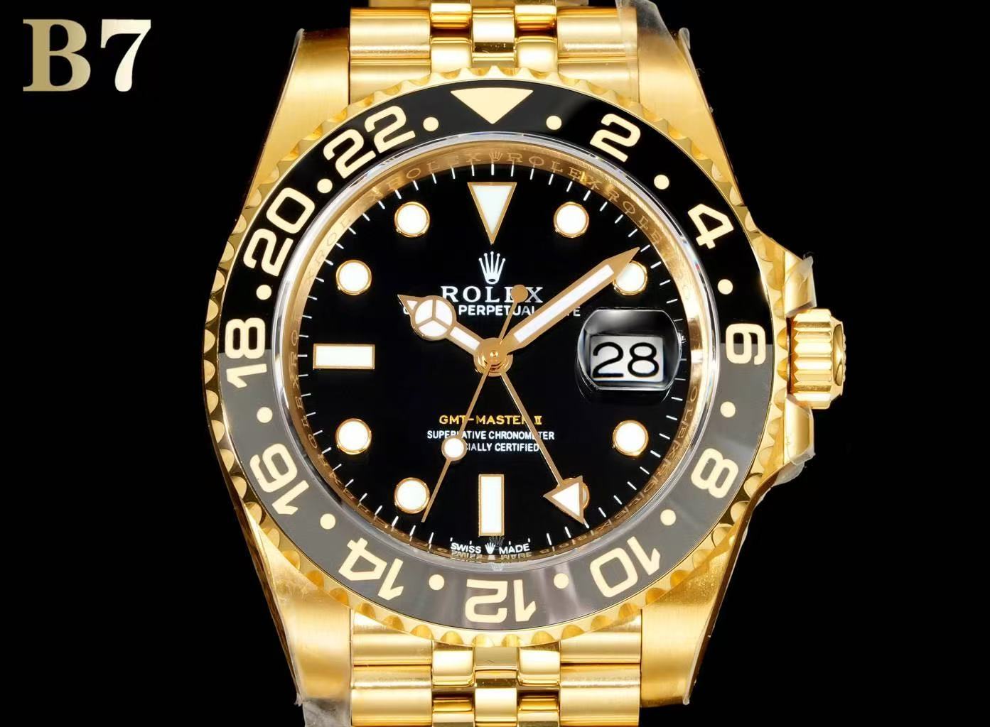 Watch — ad467052 Angle 1