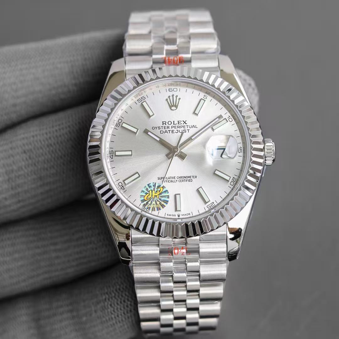 Watch — aec51f0a Angle 1