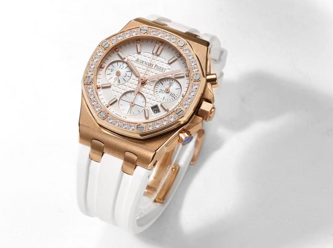 Watch — ccbf380b Angle 1