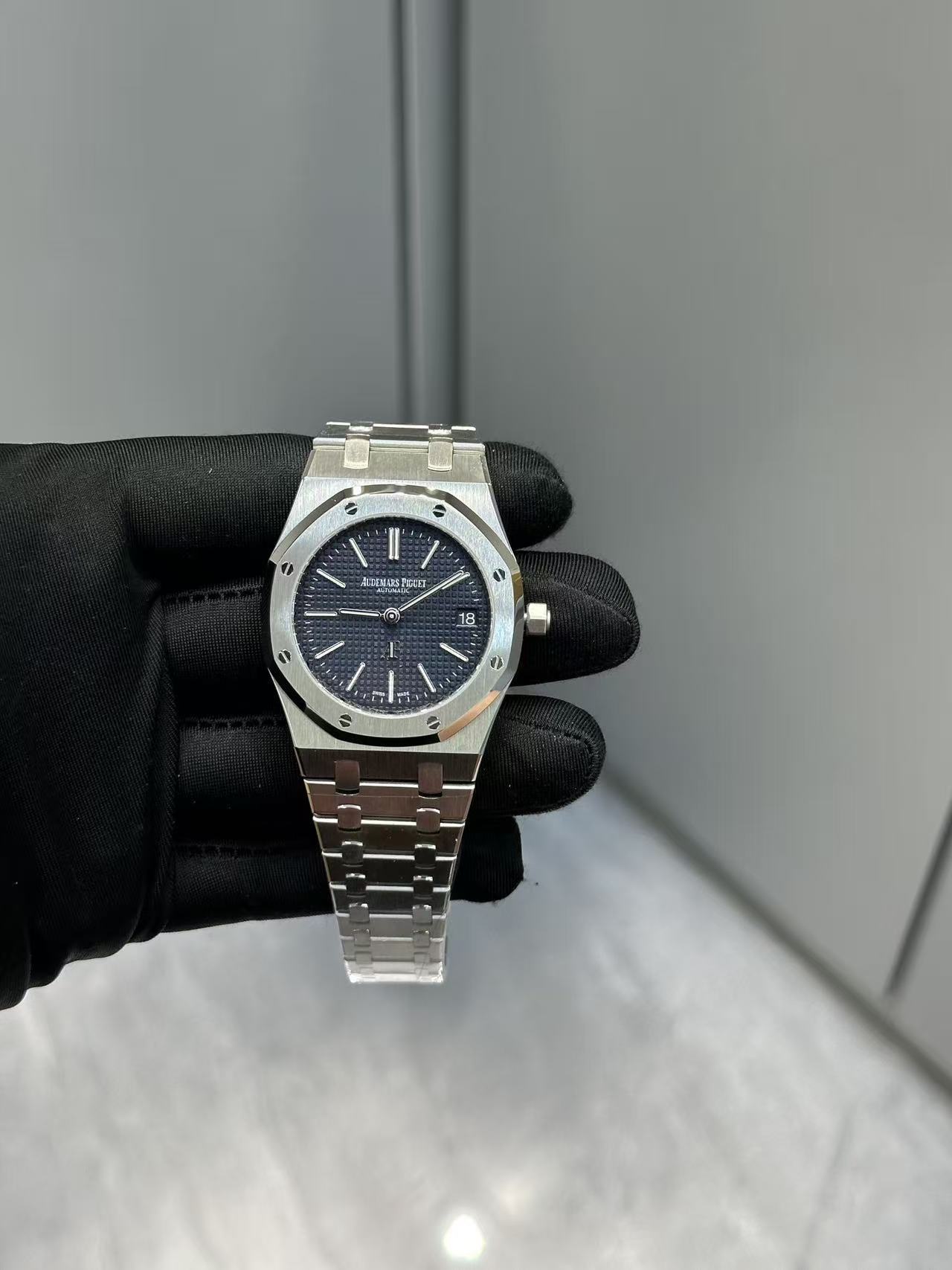Watch — f5aeda40 Angle 1