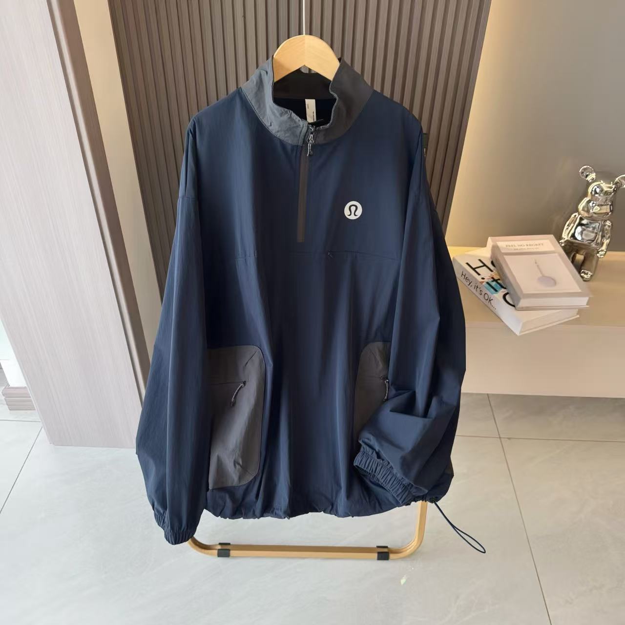 lululemon Hoodie — 06212b12 Angle 1