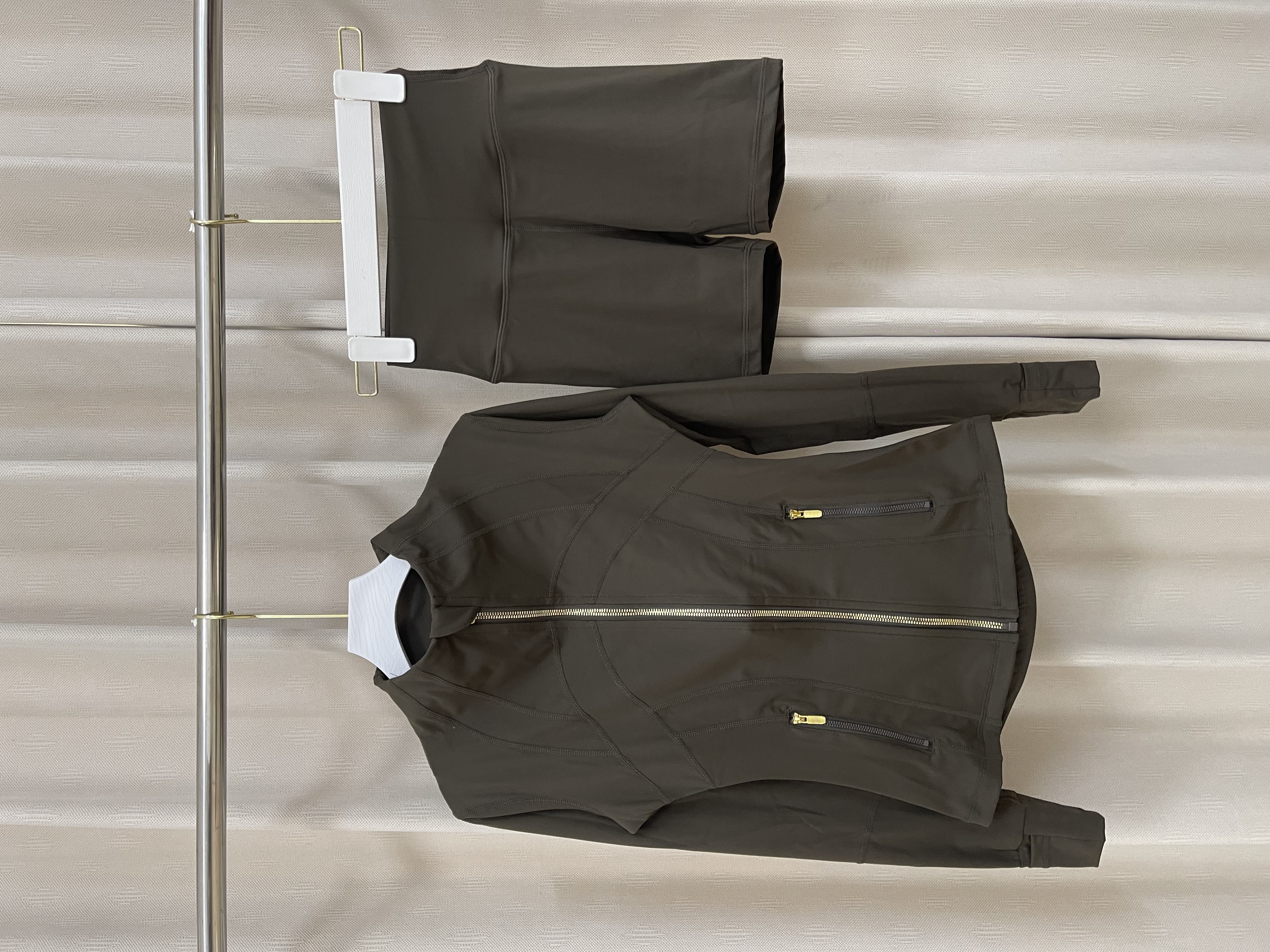 lululemon Hoodie — 0662f665 Angle 1