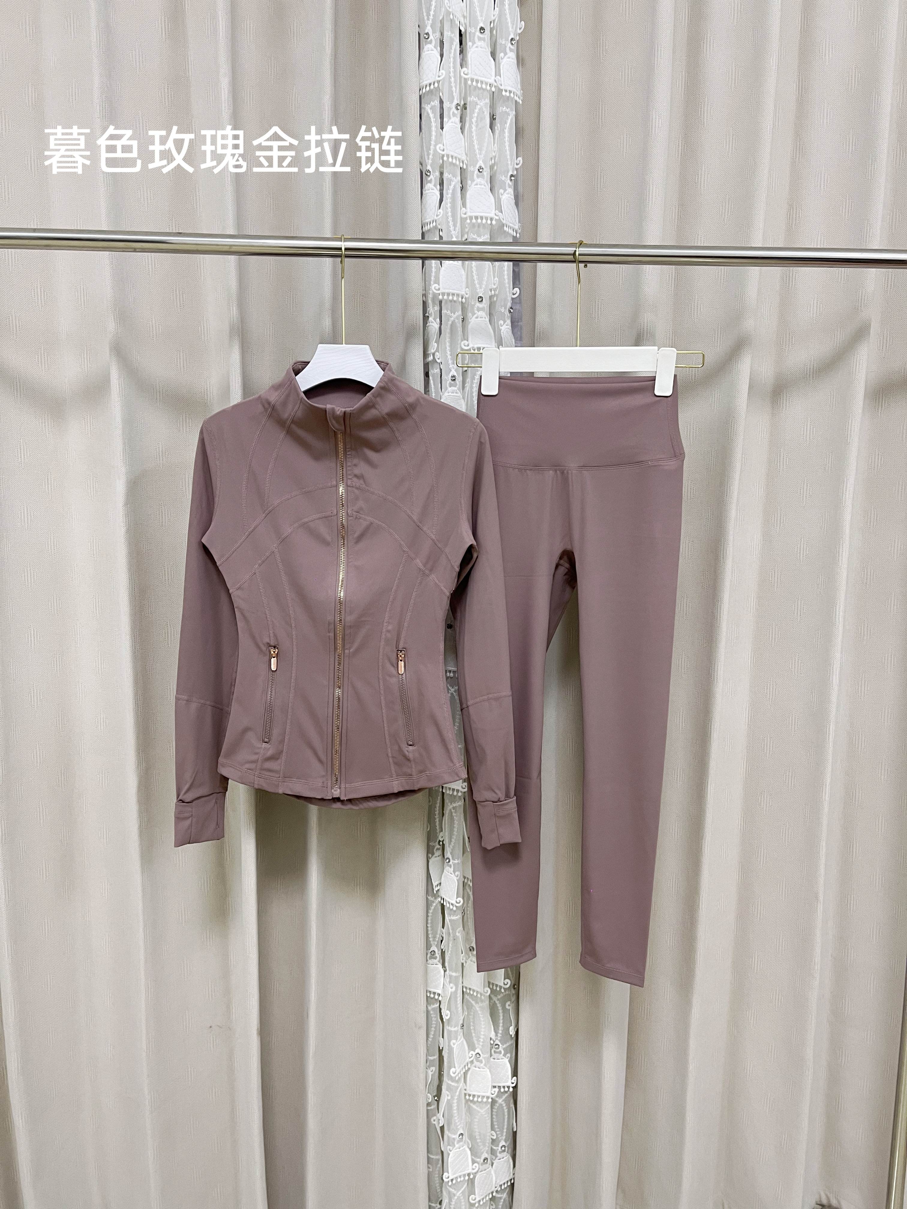 lululemon Hoodie — 07a4b692 Angle 1