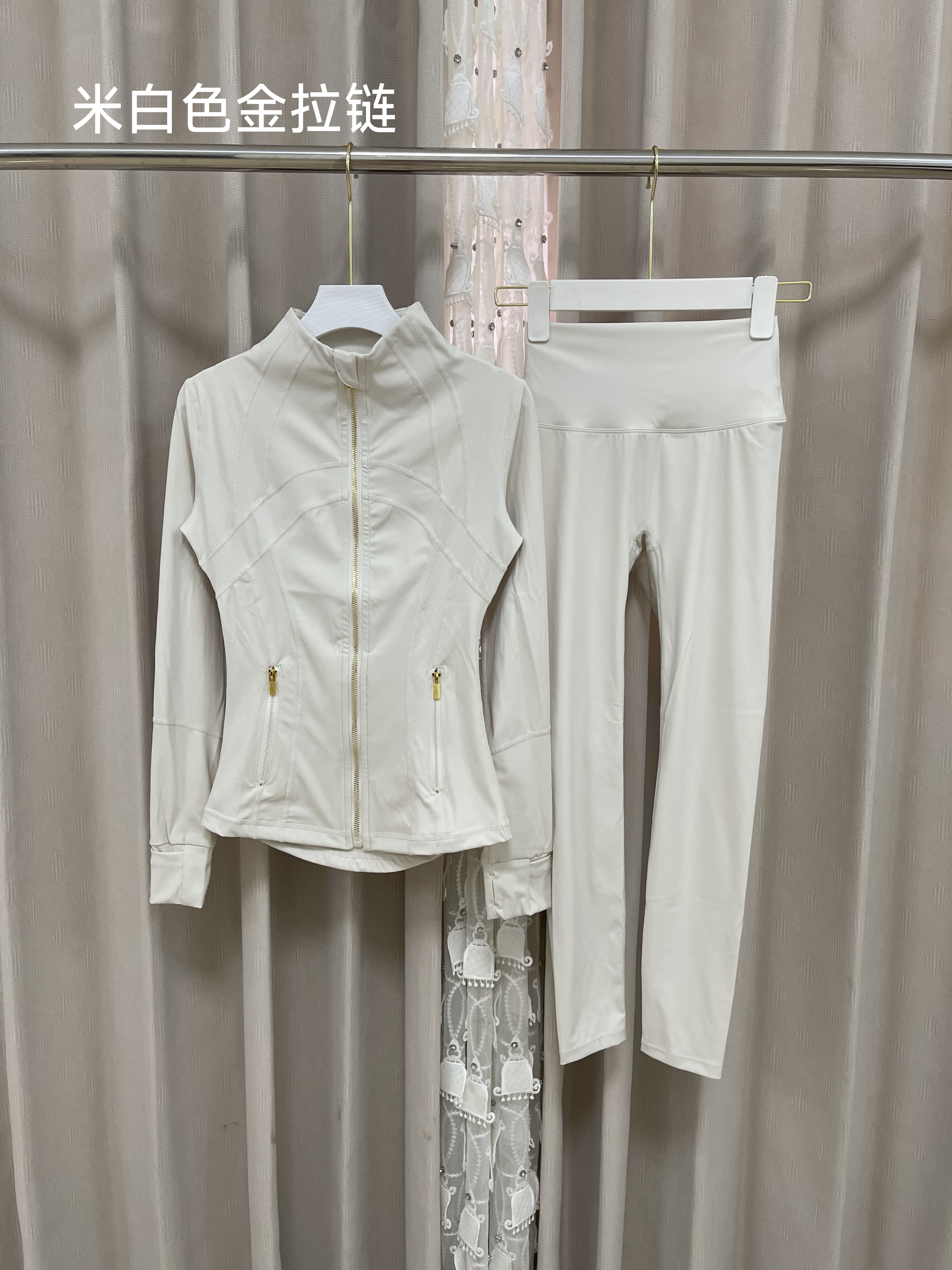lululemon Hoodie — 175f01e4 Angle 1