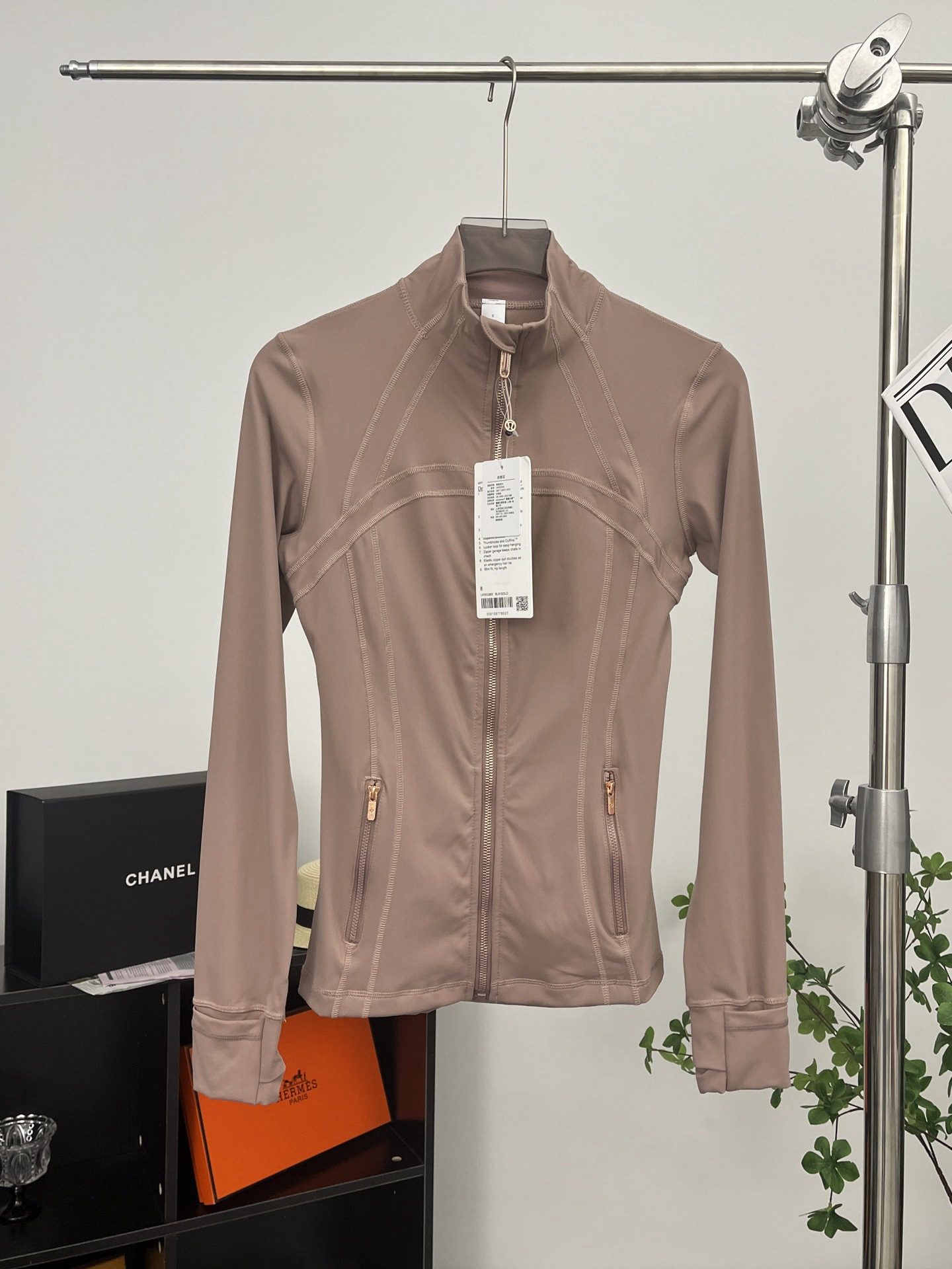 lululemon Hoodie — 287dc914 Angle 1