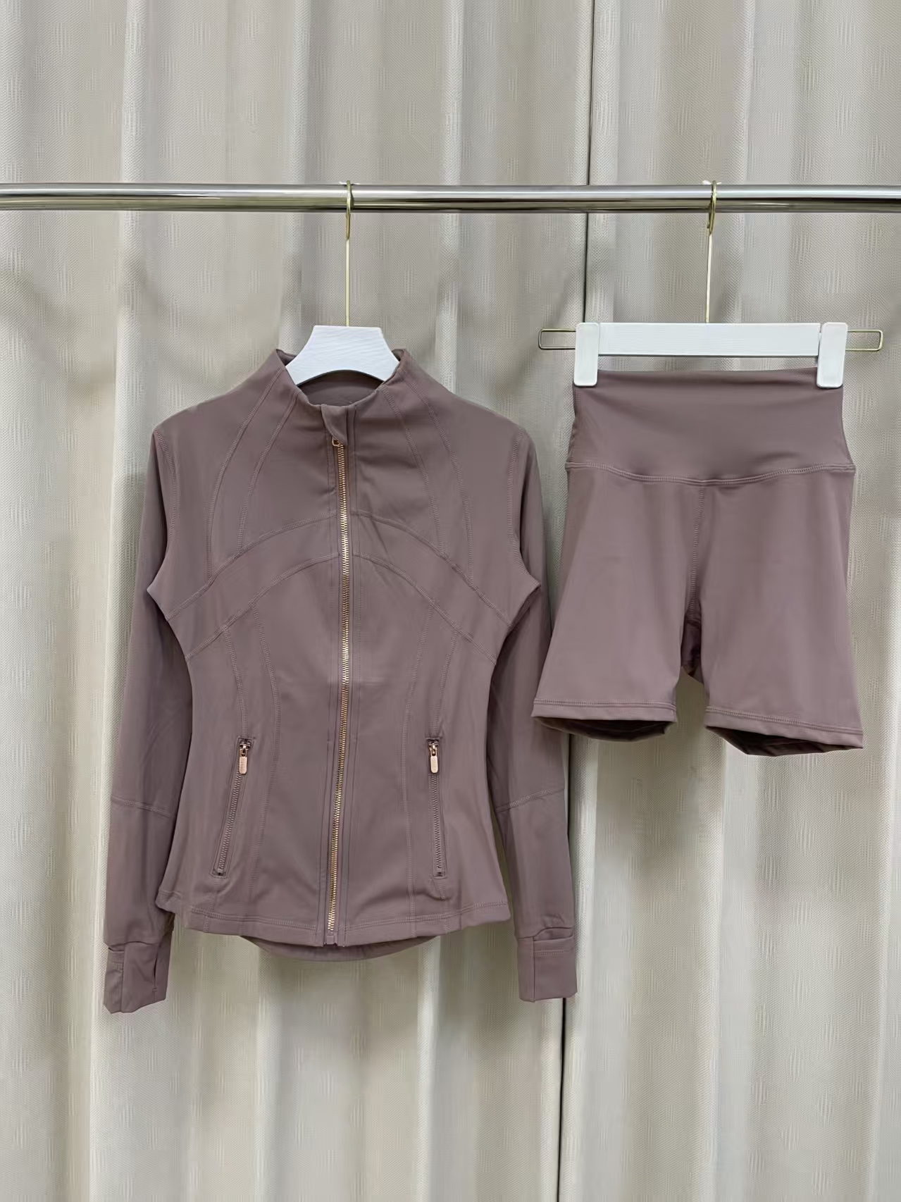 lululemon Hoodie — 4e8abfe6 Angle 1