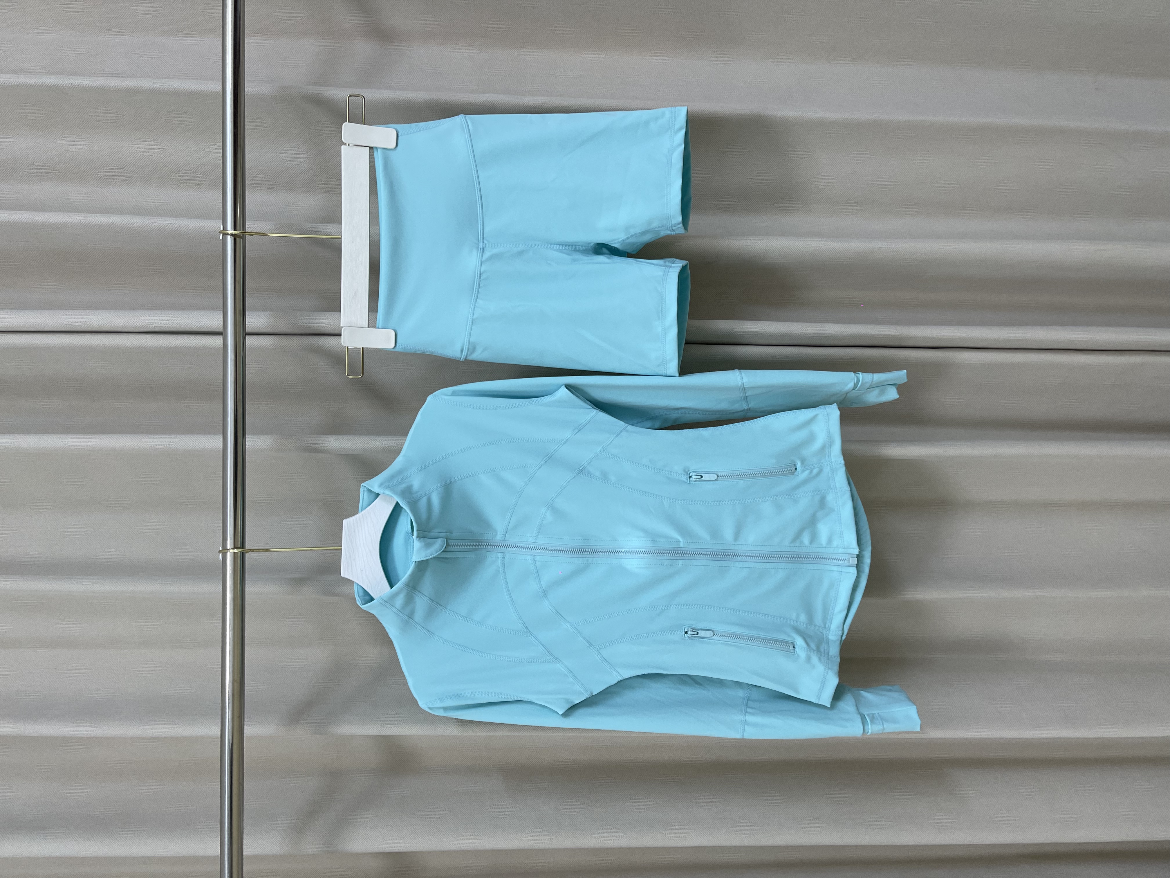 lululemon Hoodie — 5c09438e Angle 1