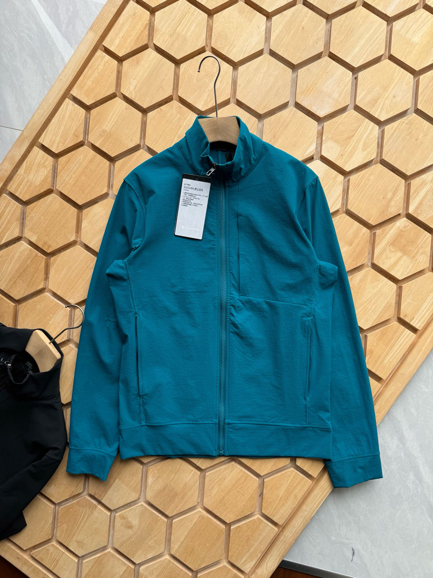 lululemon Hoodie — 5c33cffa Angle 1