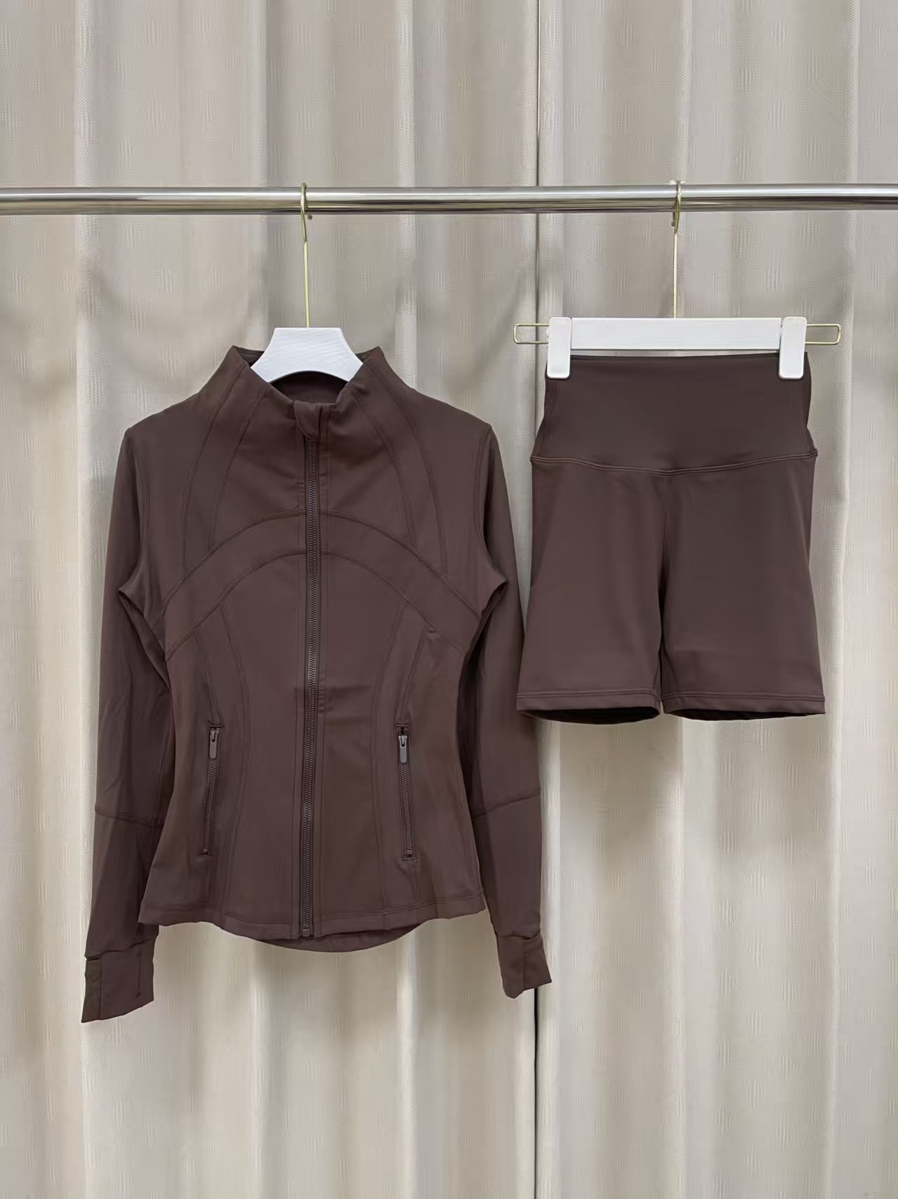 lululemon Hoodie — 5ff22b54 Angle 1