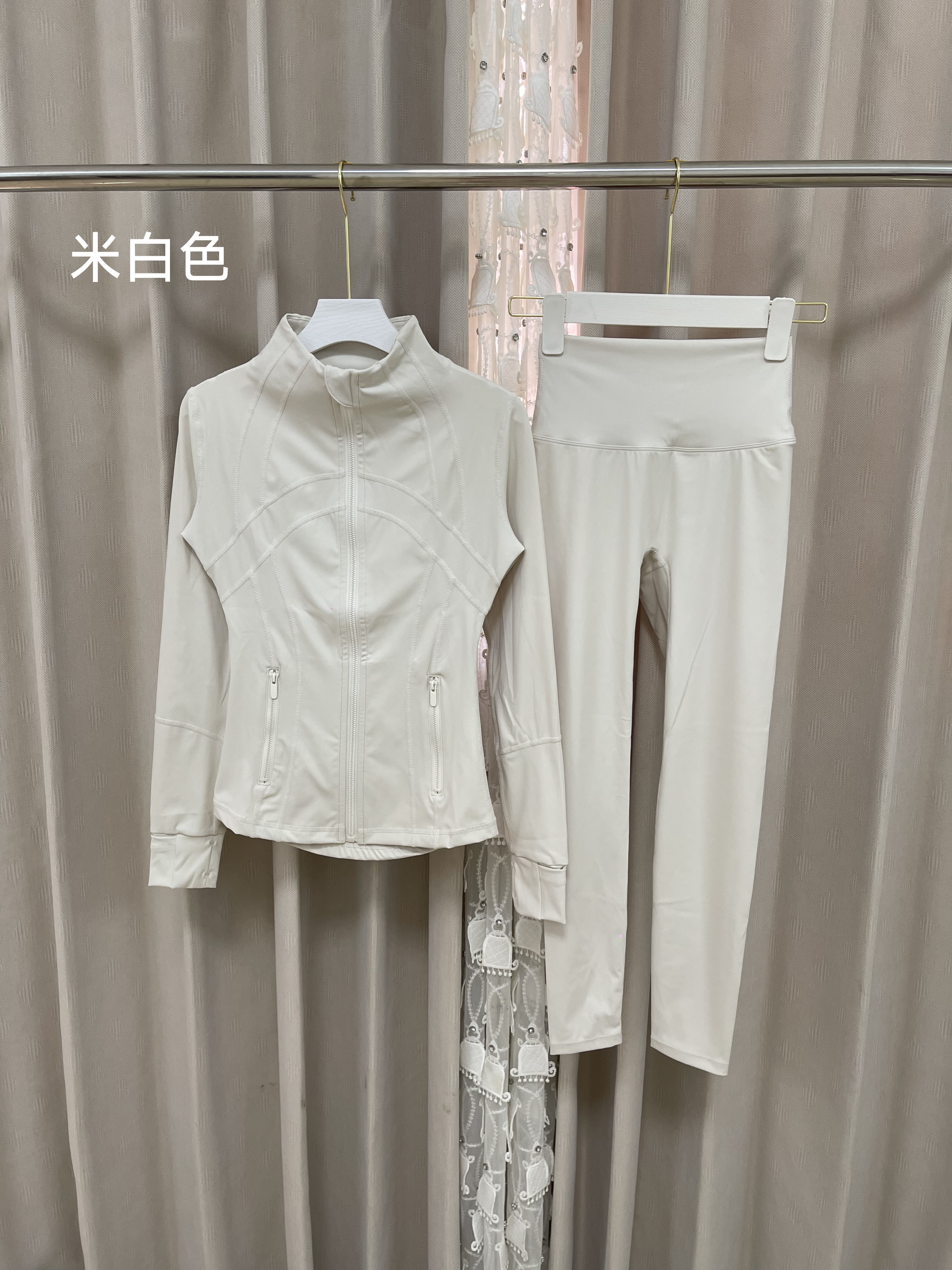 lululemon Hoodie — 696eb35c Angle 1