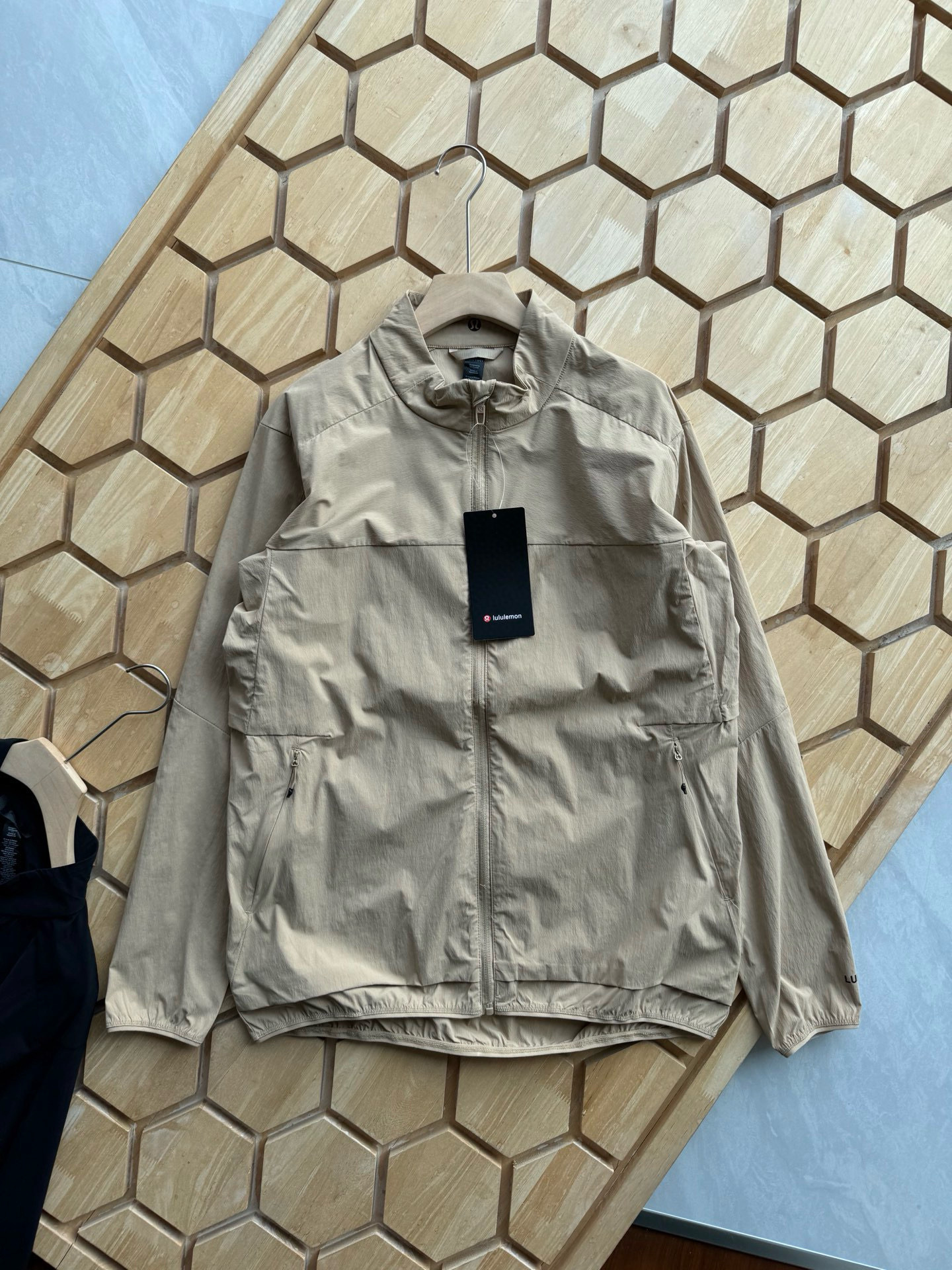 lululemon Hoodie — 784ab06a Angle 1