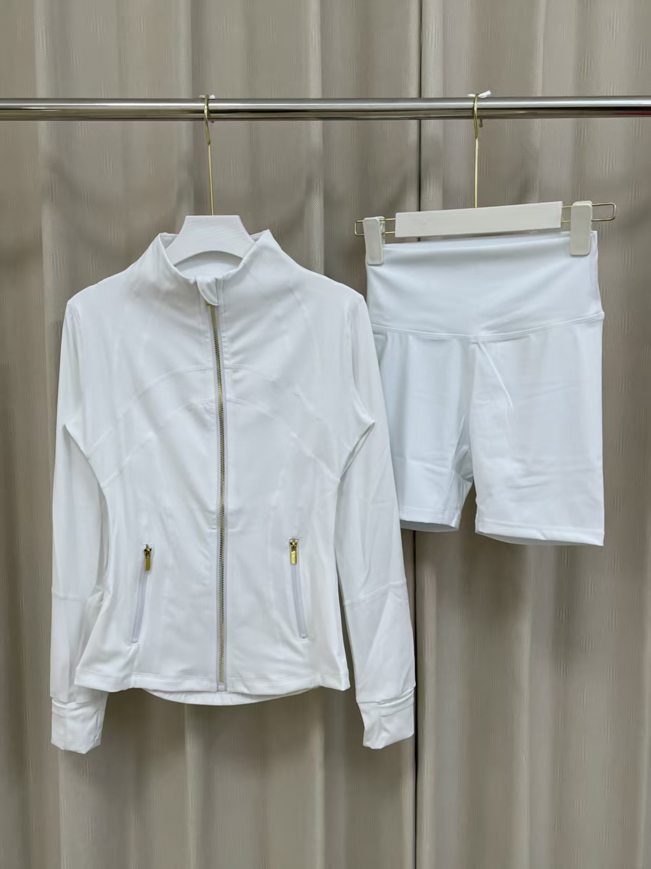 lululemon Hoodie — 8e932dbb Angle 1