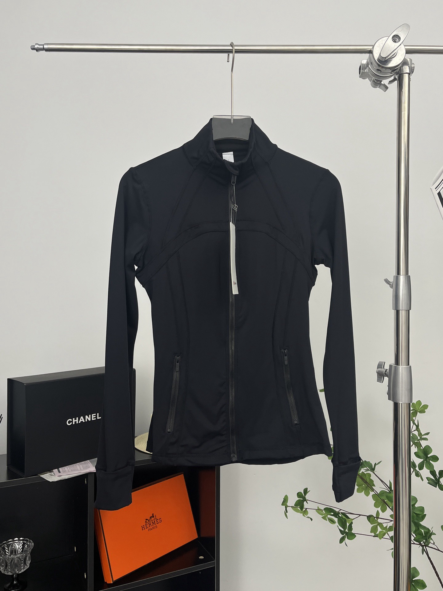 lululemon Hoodie — 98e427d9 Angle 1