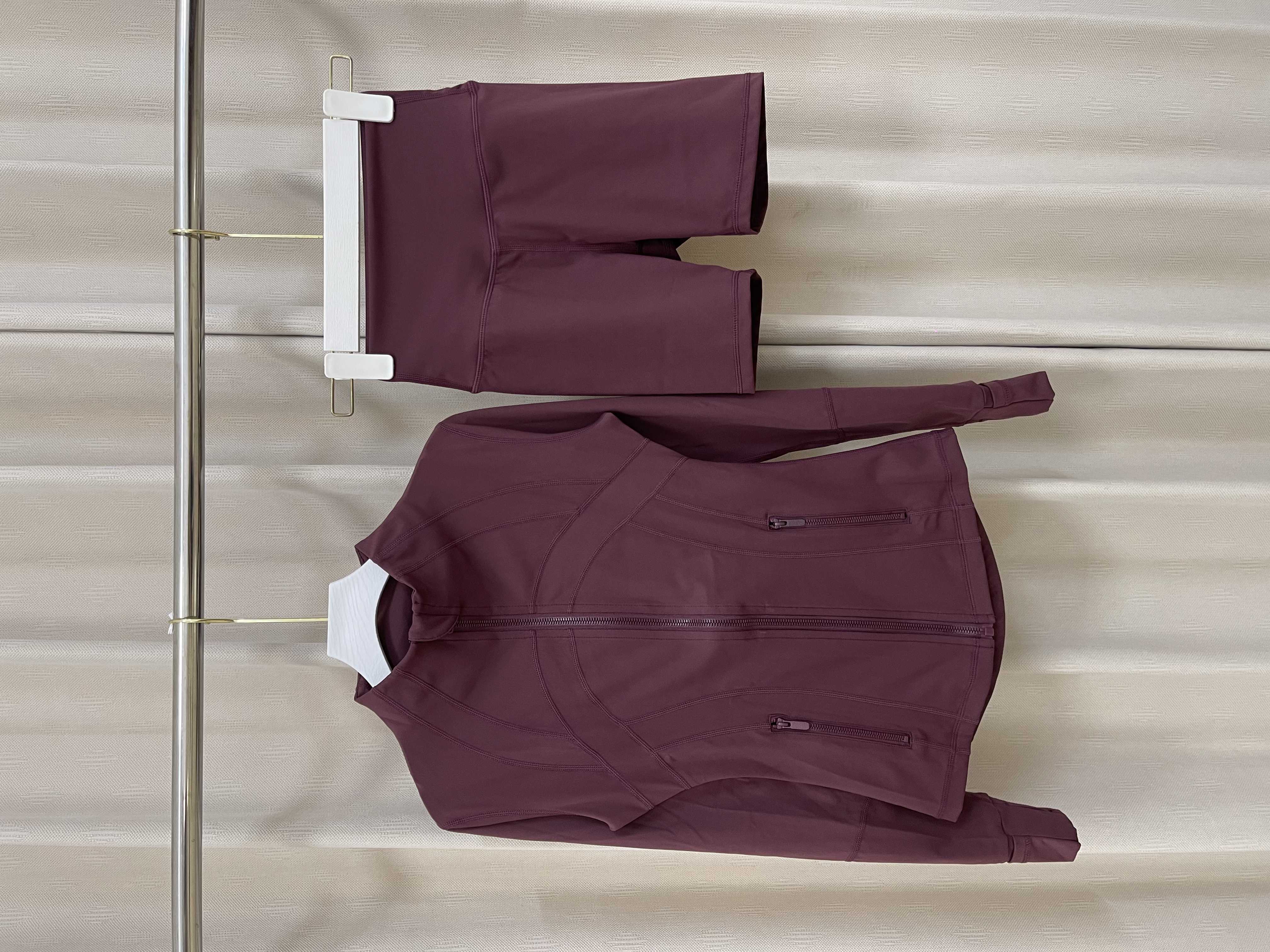 lululemon Hoodie — 99e47b6f Angle 1