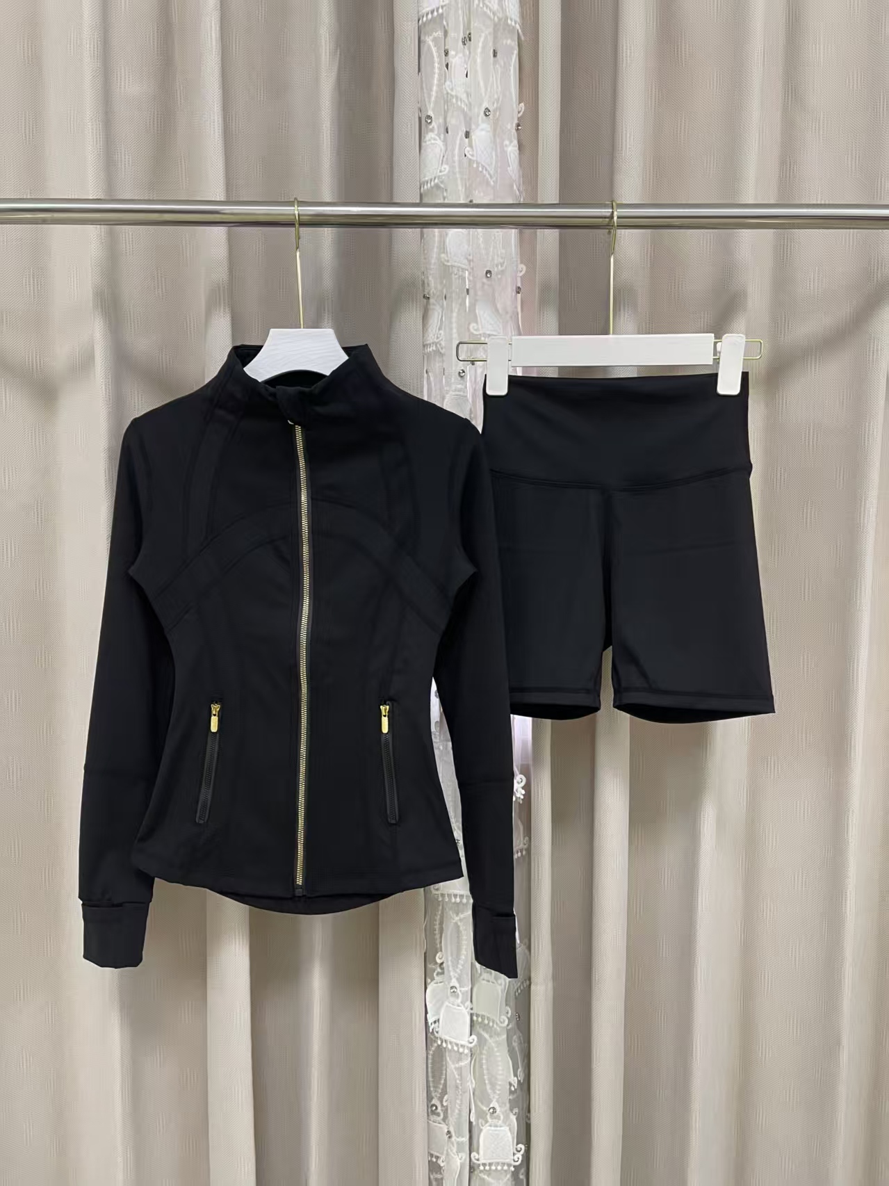 lululemon Hoodie — b852743c Angle 1