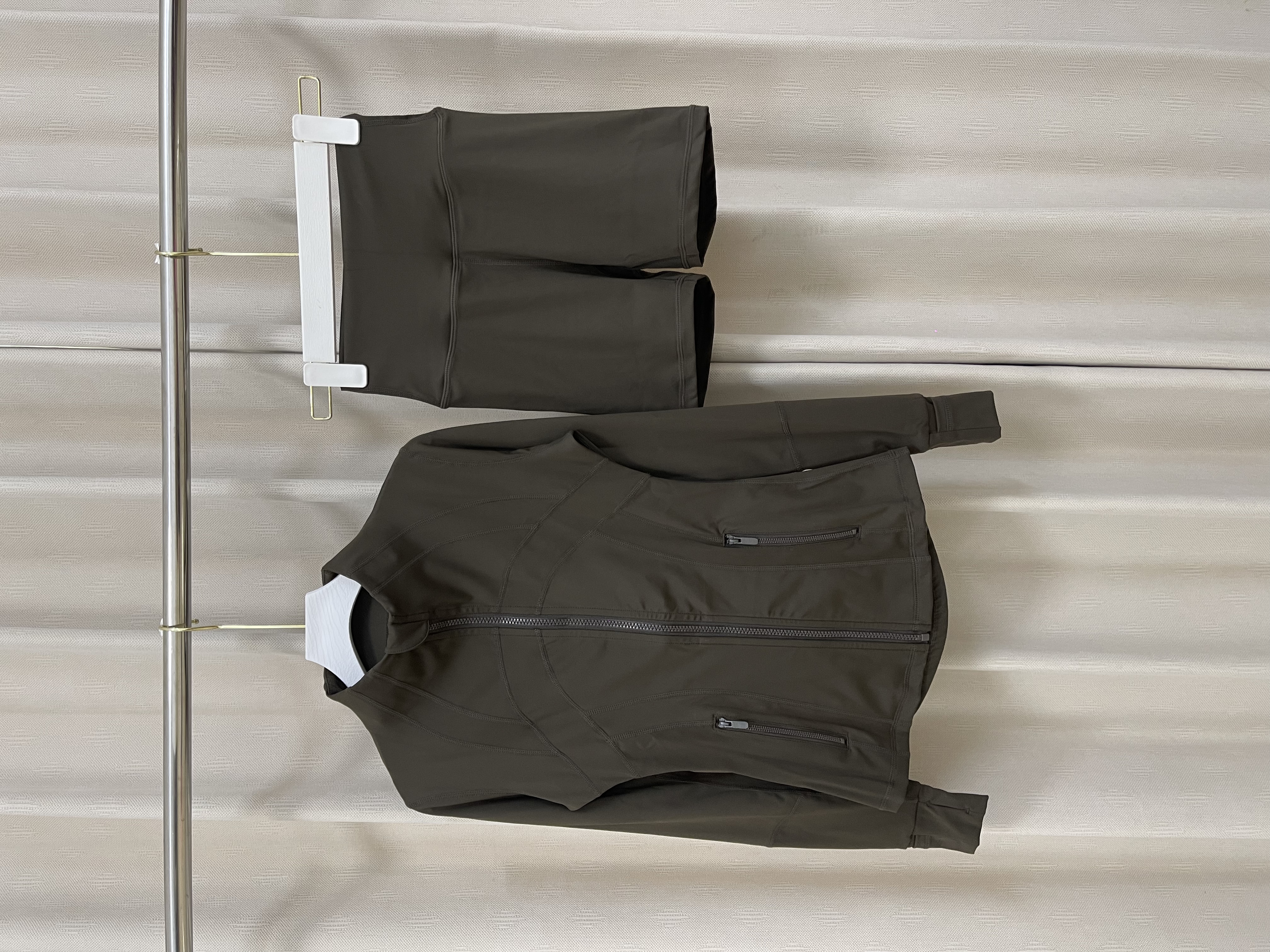 lululemon Hoodie — be69e206 Angle 1
