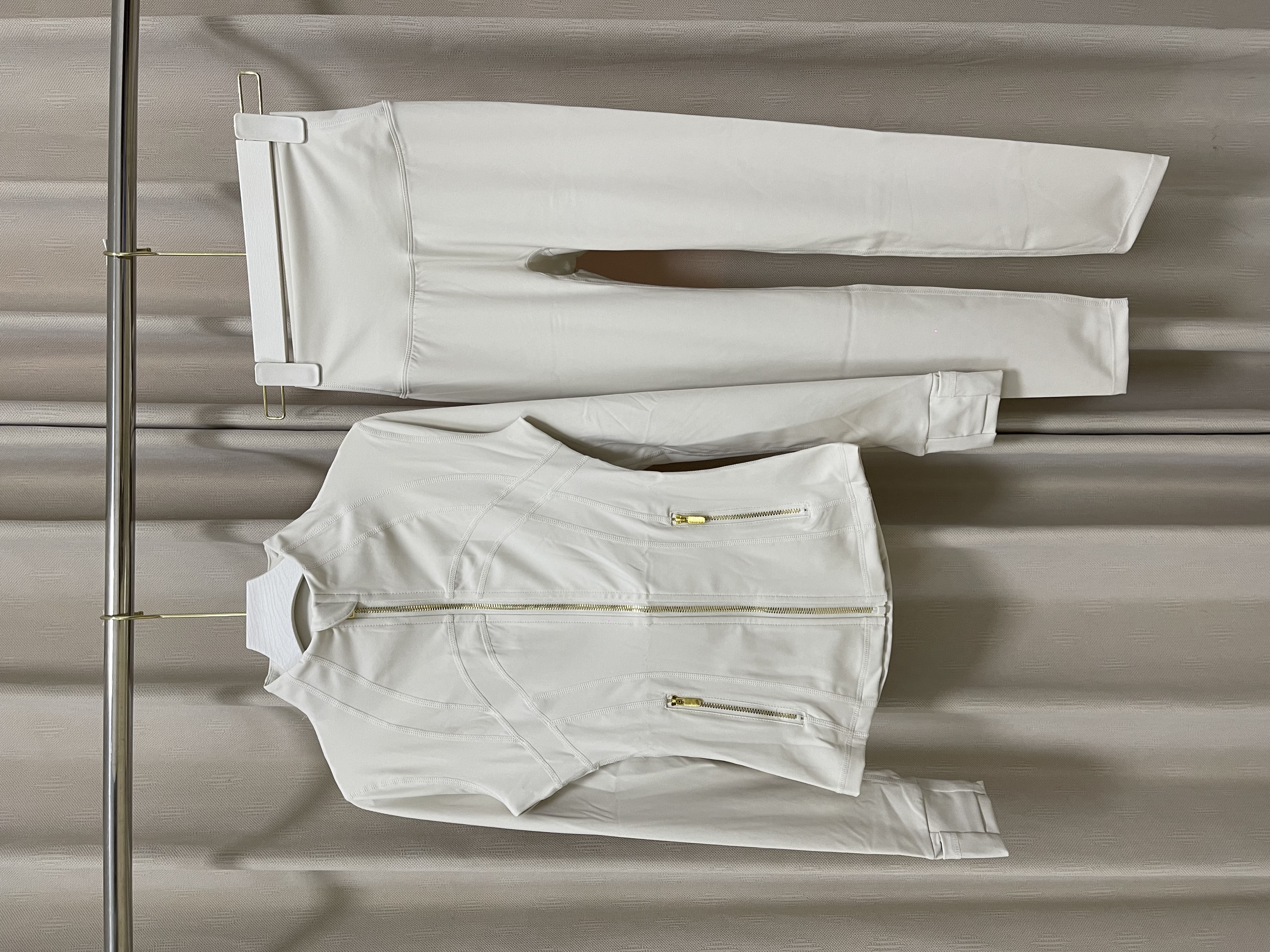 lululemon Hoodie — c183398e Angle 1
